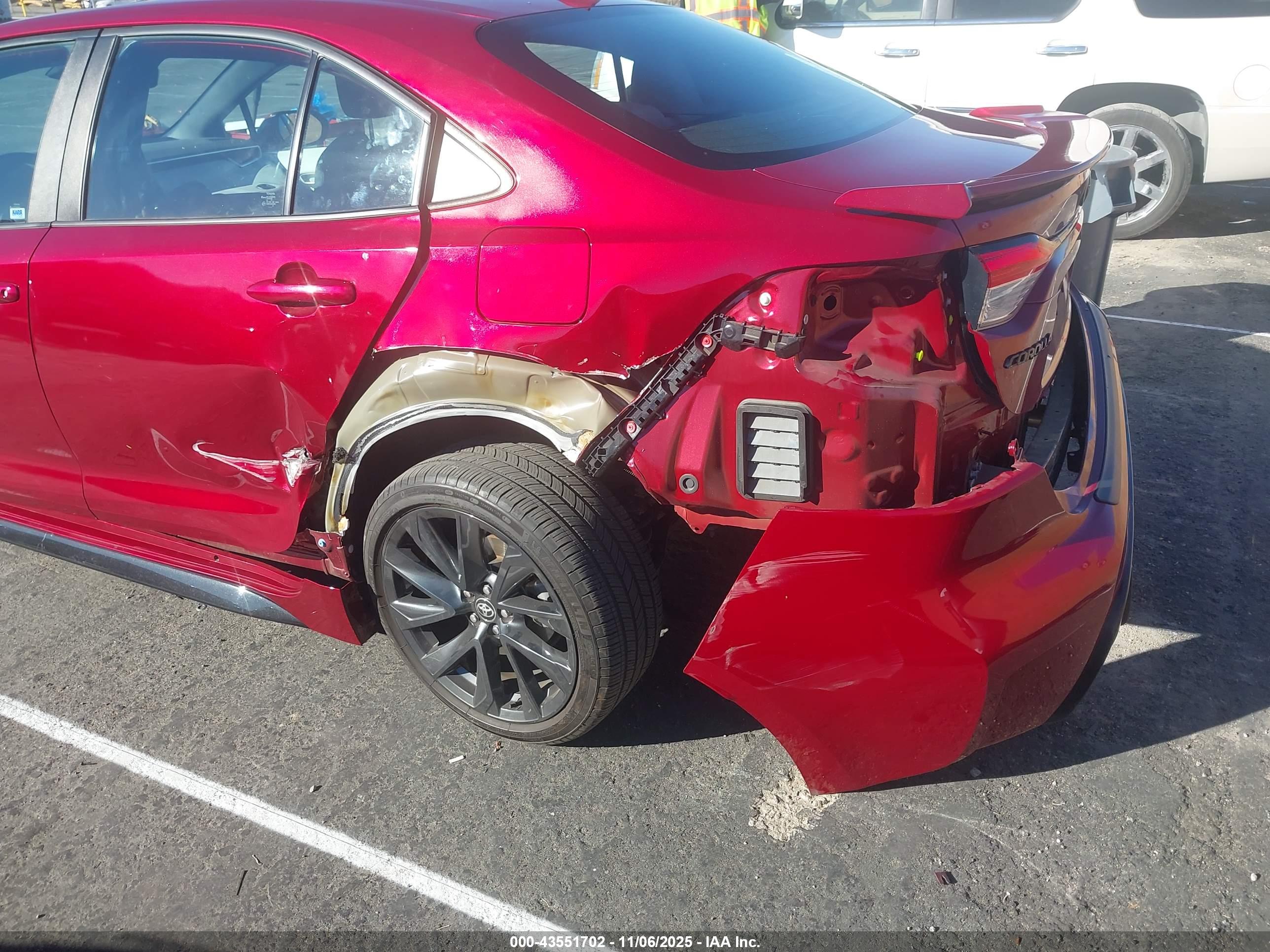 TOYOTA COROLLA image 6