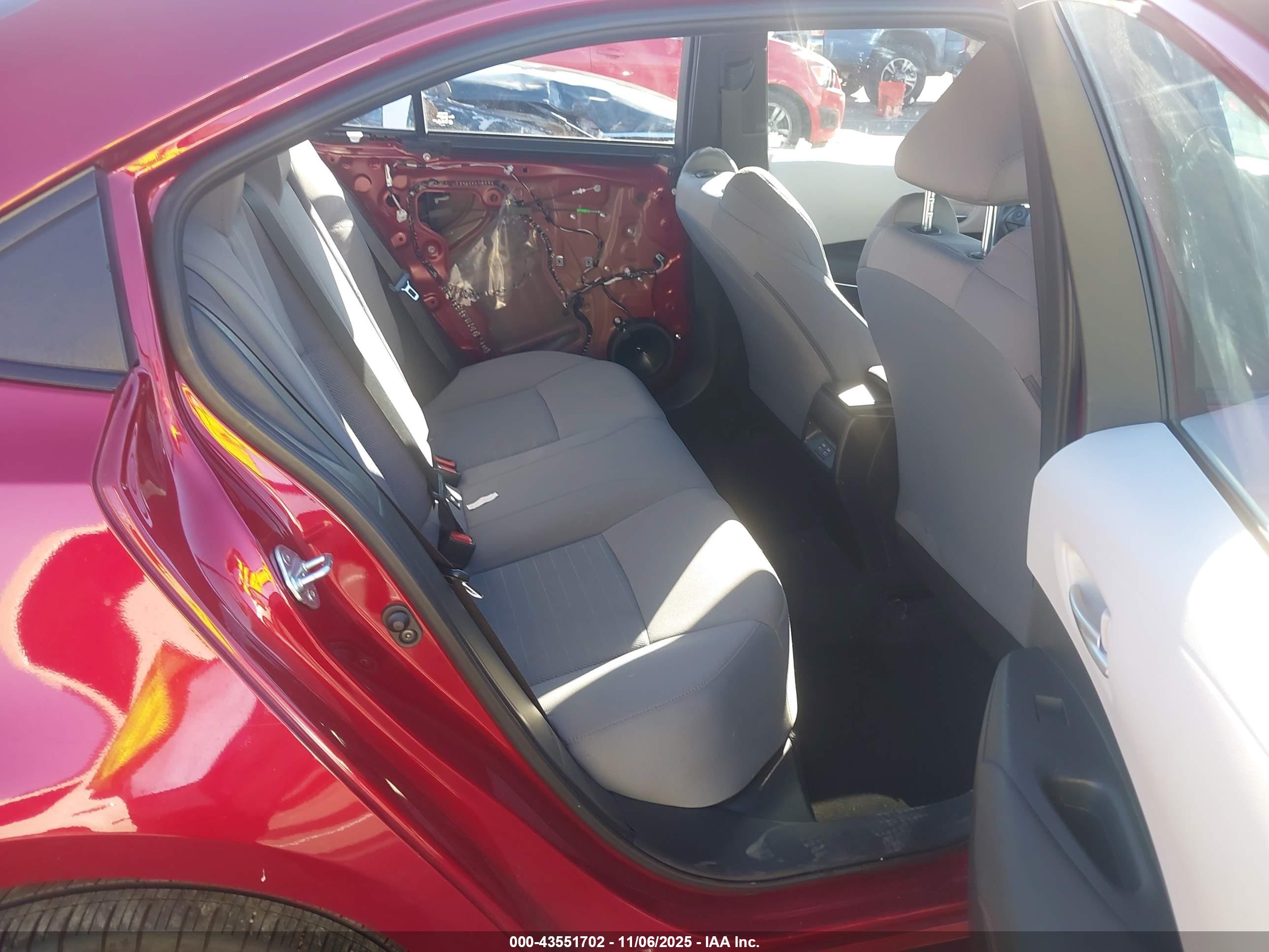 TOYOTA COROLLA image 8