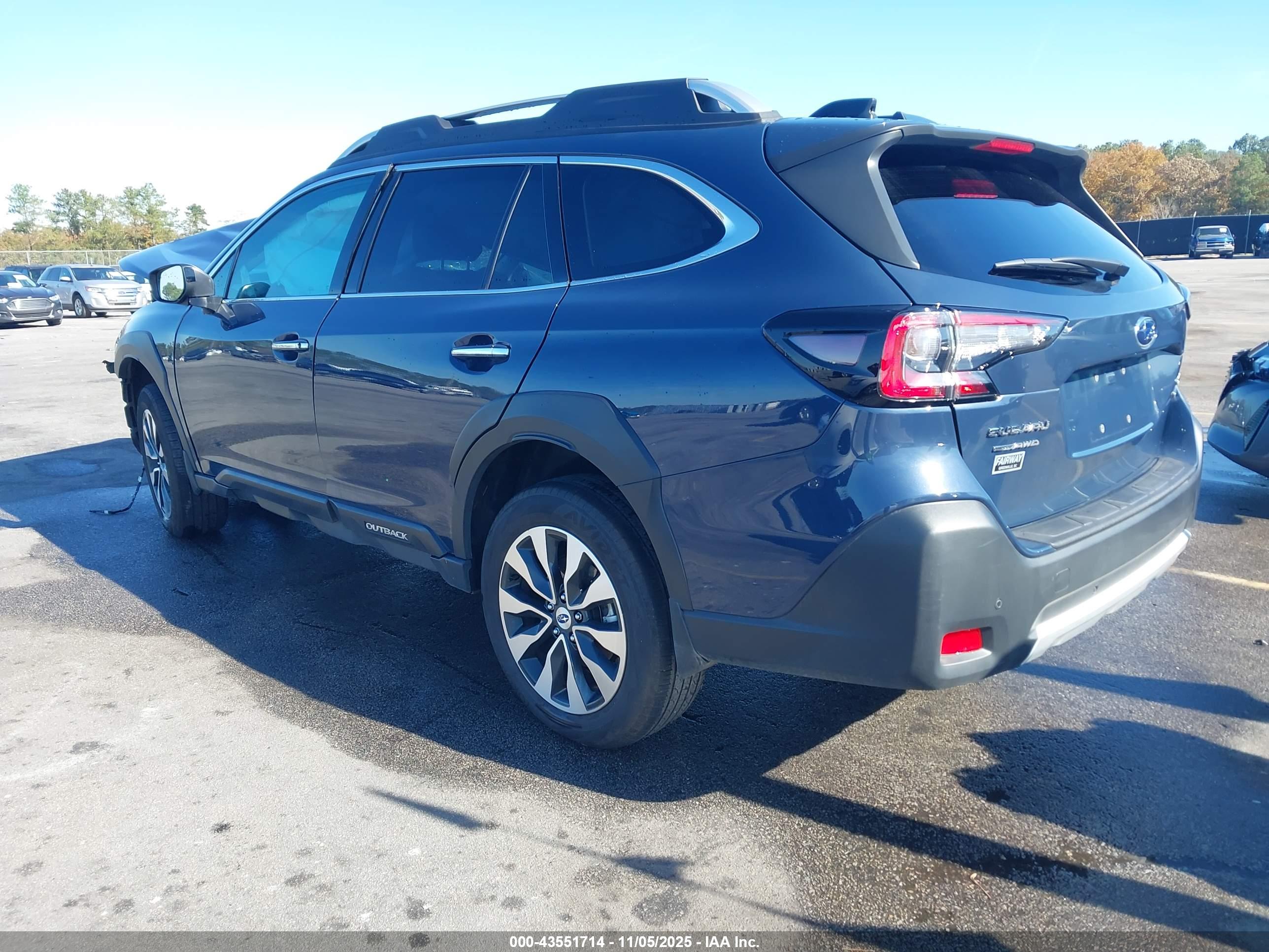 SUBARU OUTBACK image 3