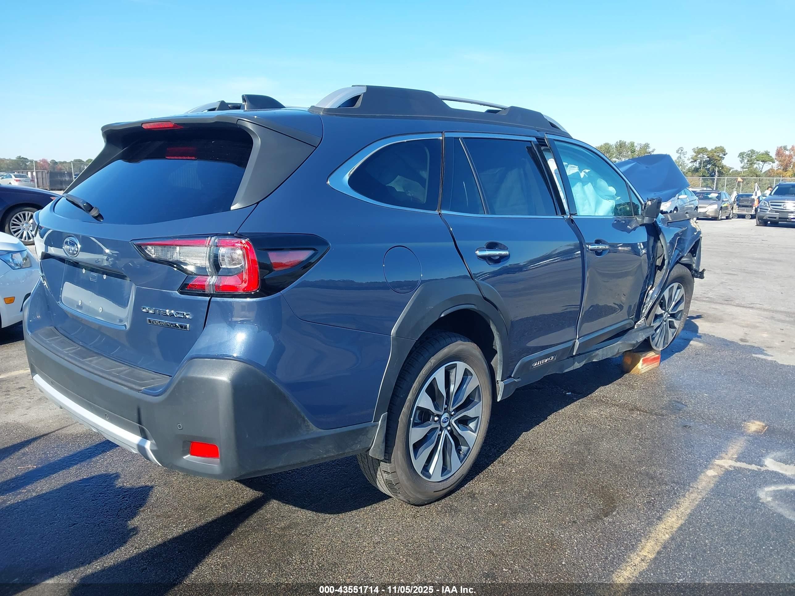 SUBARU OUTBACK image 4