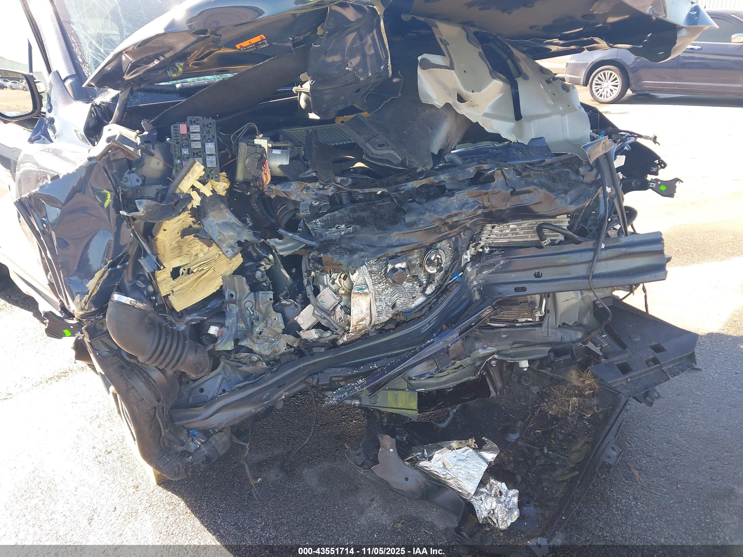 SUBARU OUTBACK image 6