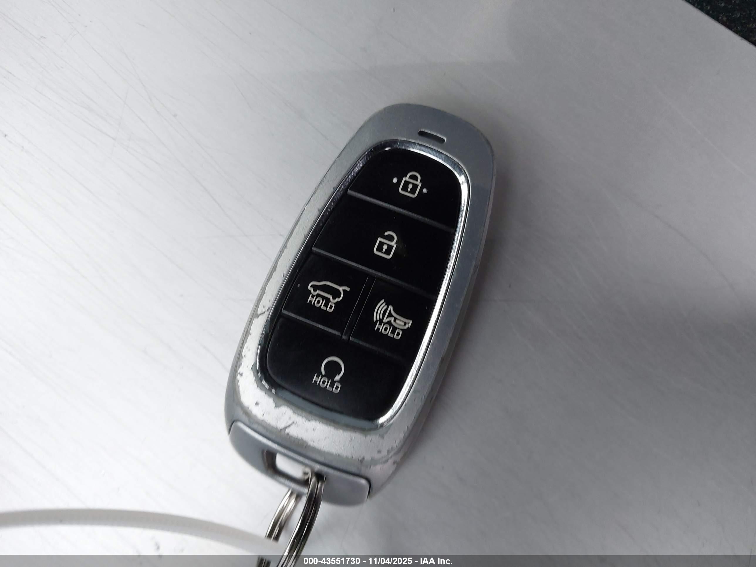 HYUNDAI TUCSON image 11