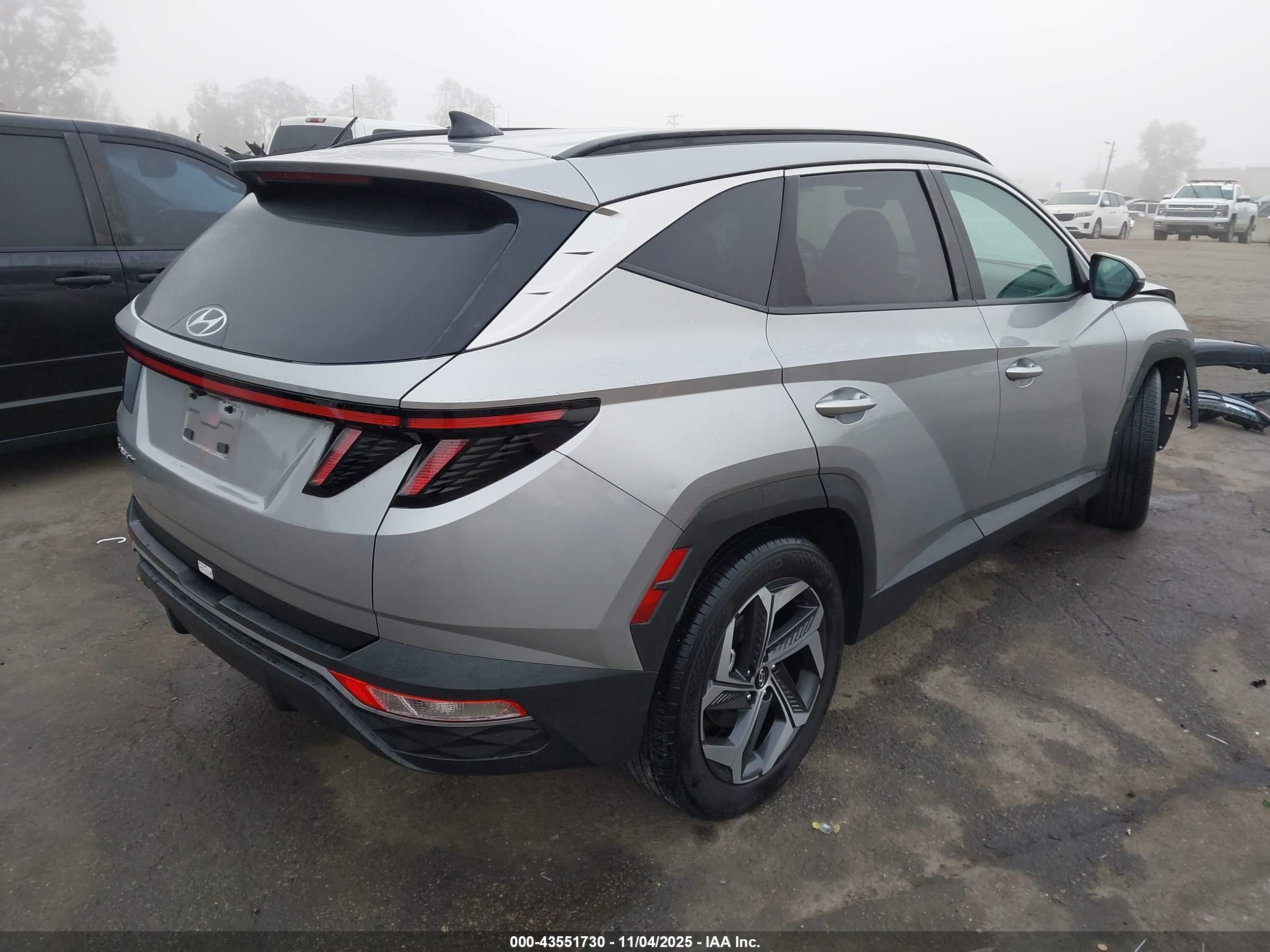 HYUNDAI TUCSON image 4