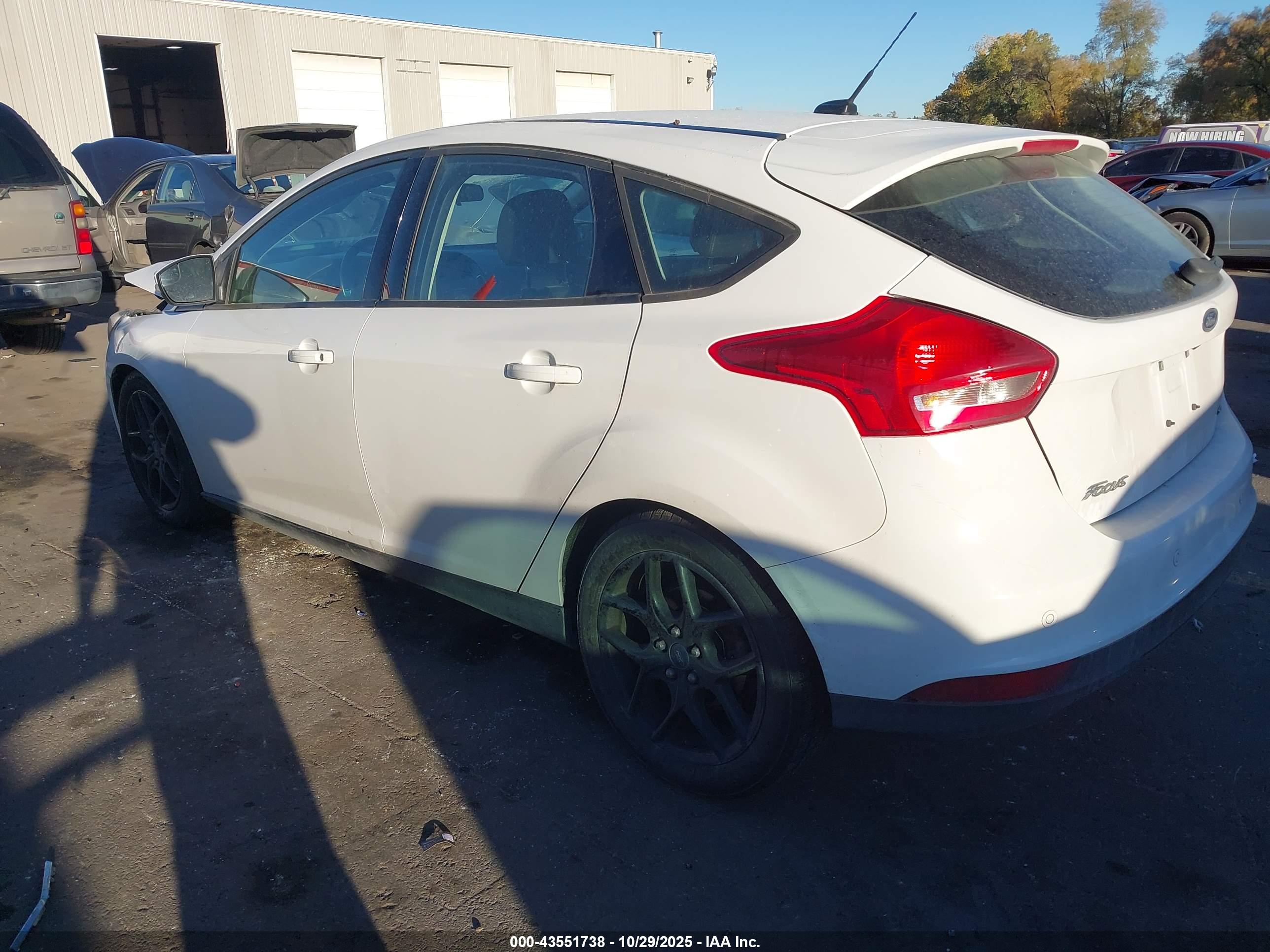 FORD FOCUS image 3