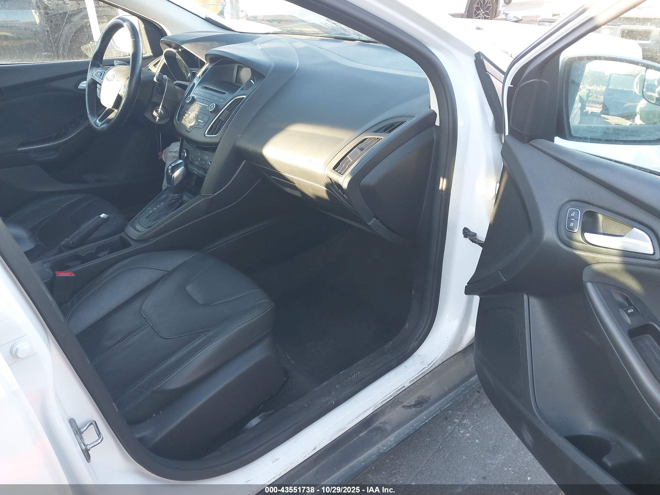 FORD FOCUS image 5