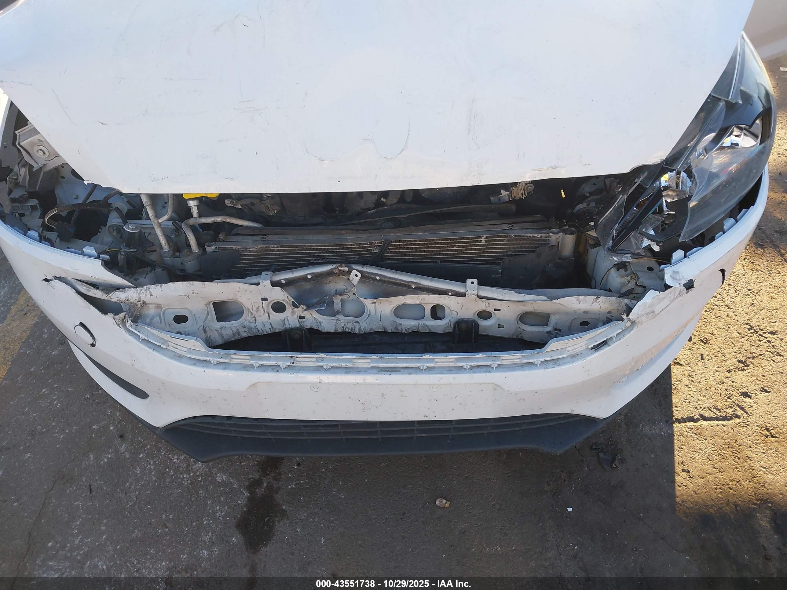 FORD FOCUS image 6