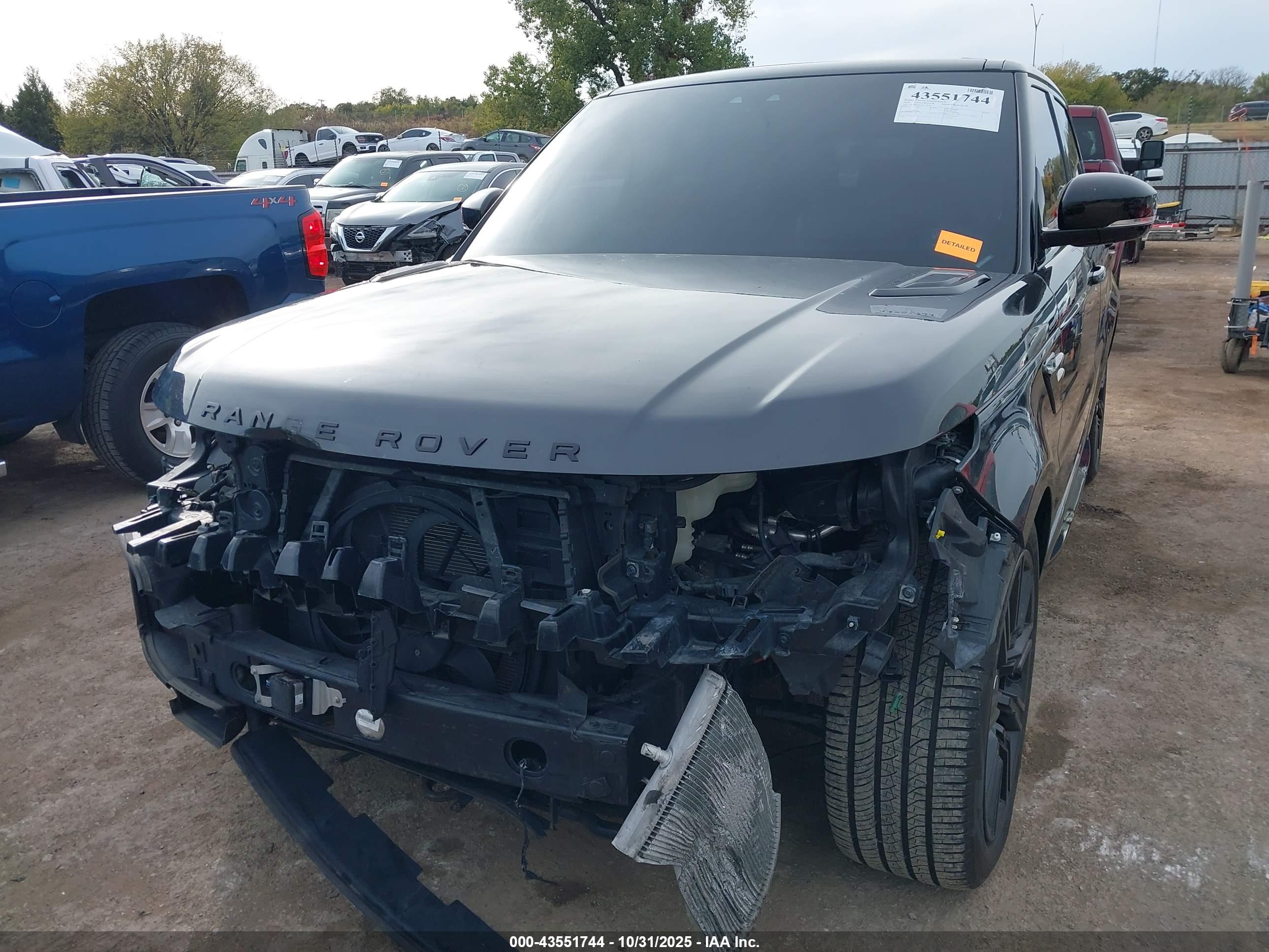 LAND ROVER image 6