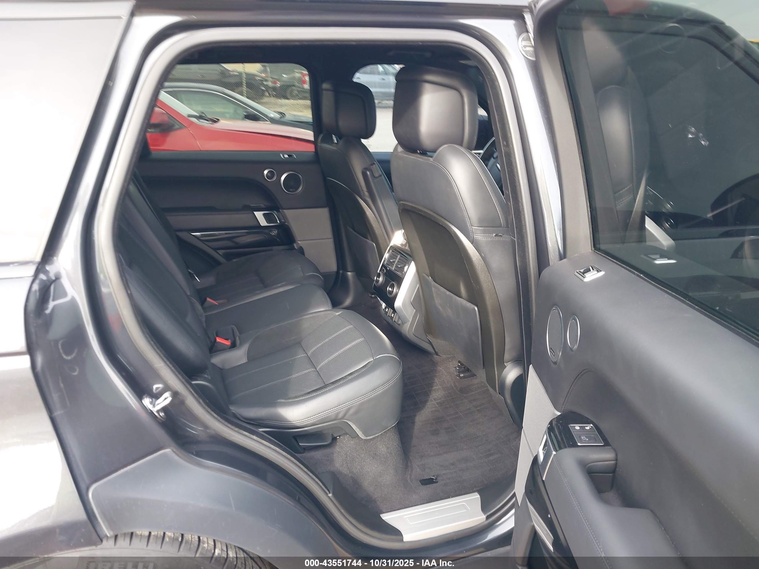 LAND ROVER image 8