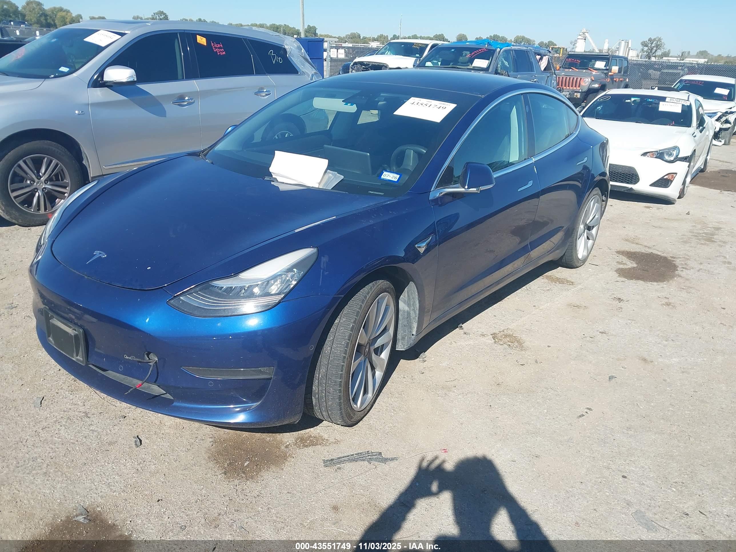 TESLA MODEL image 2