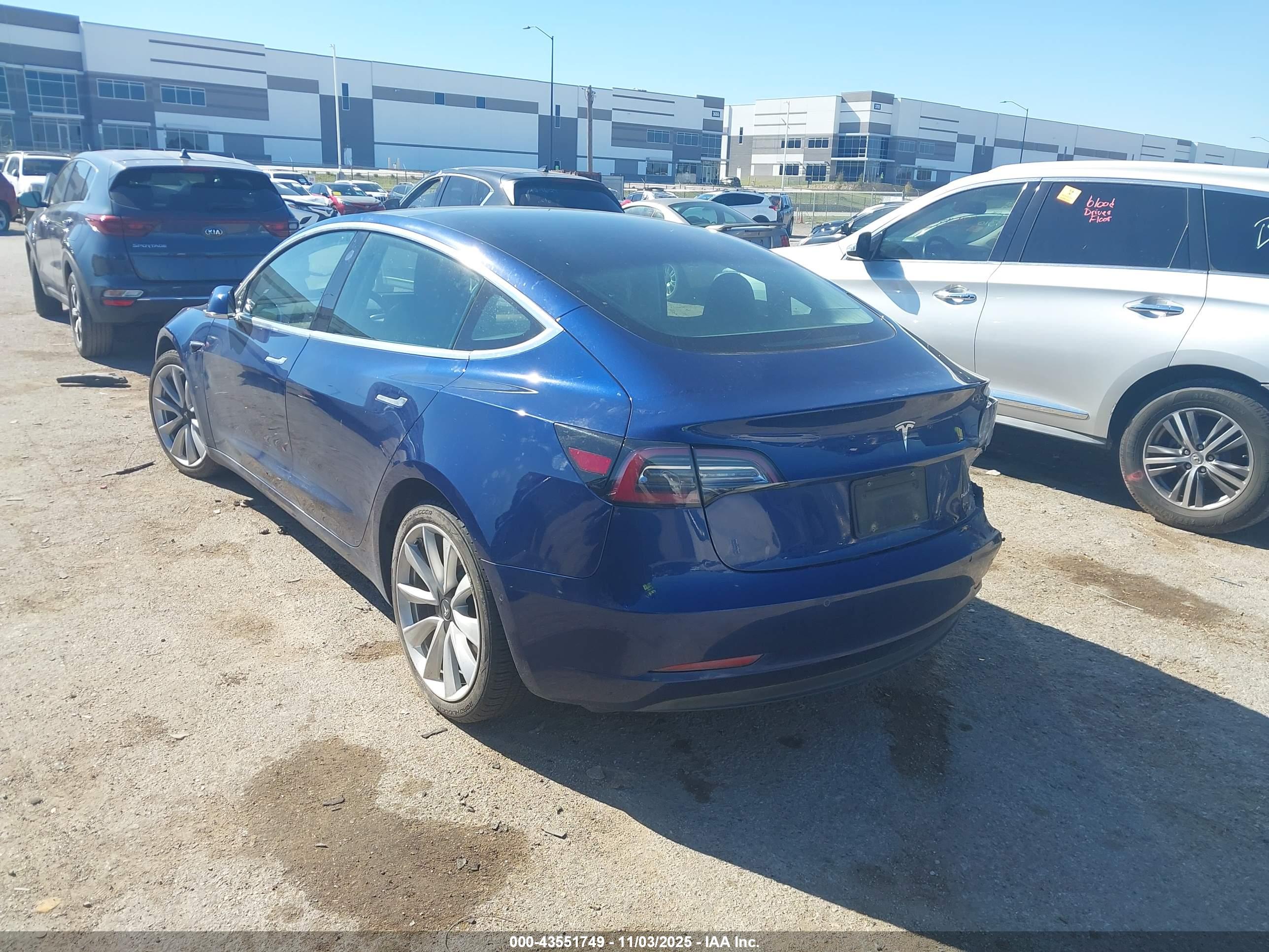 TESLA MODEL image 3