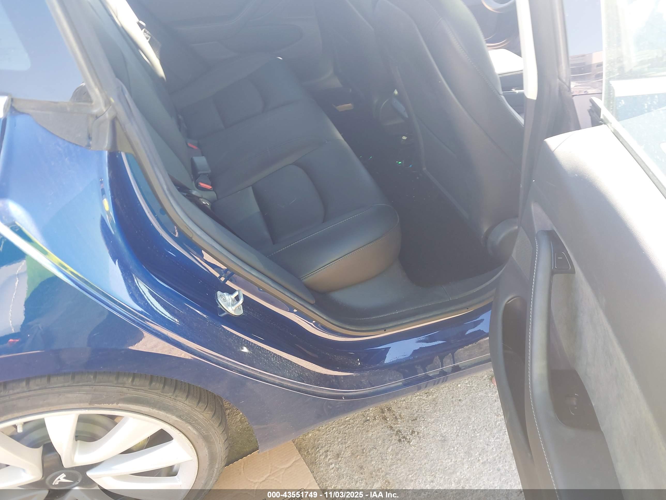 TESLA MODEL image 8