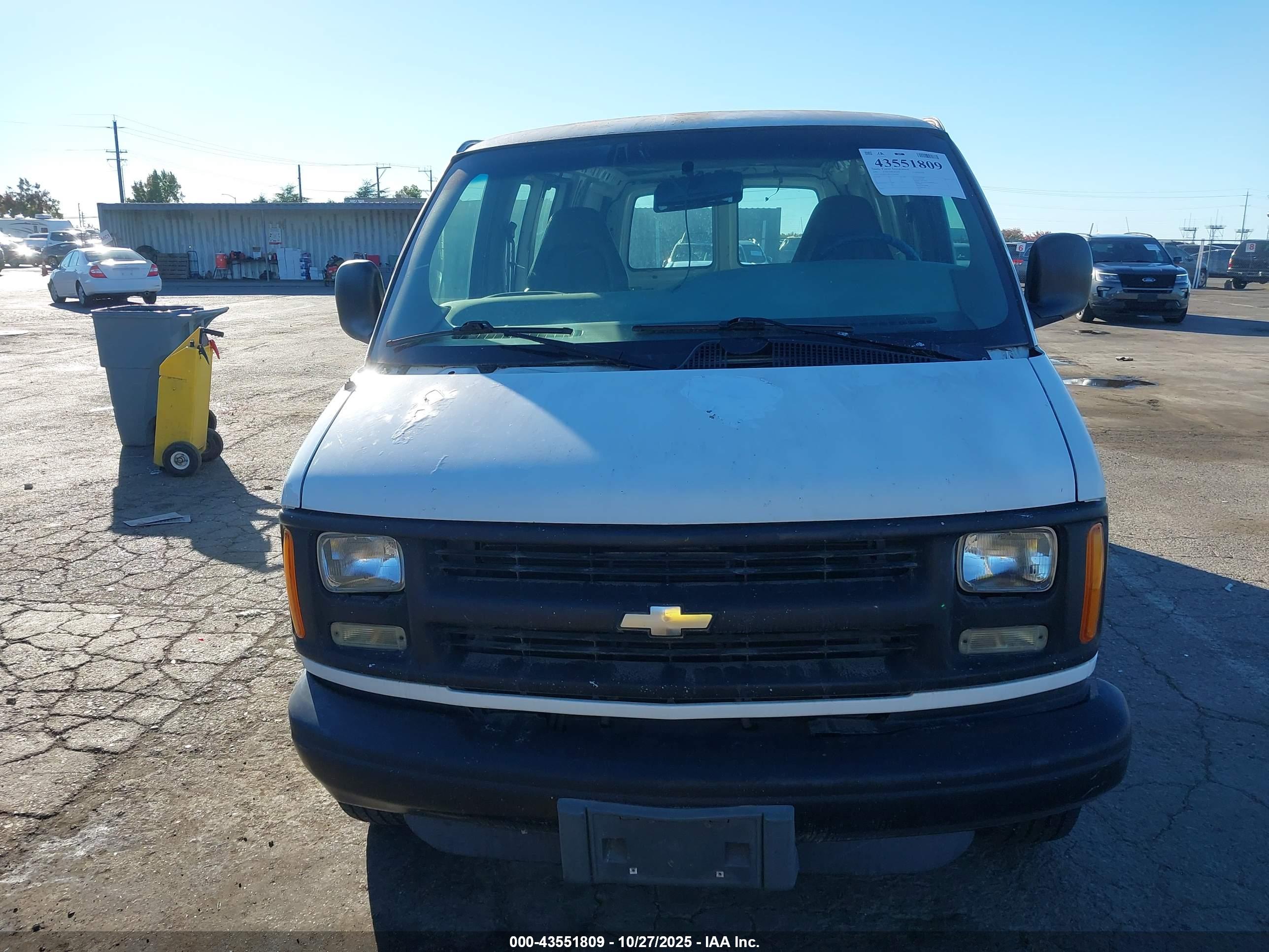 CHEVROLET EXPRESS image 6