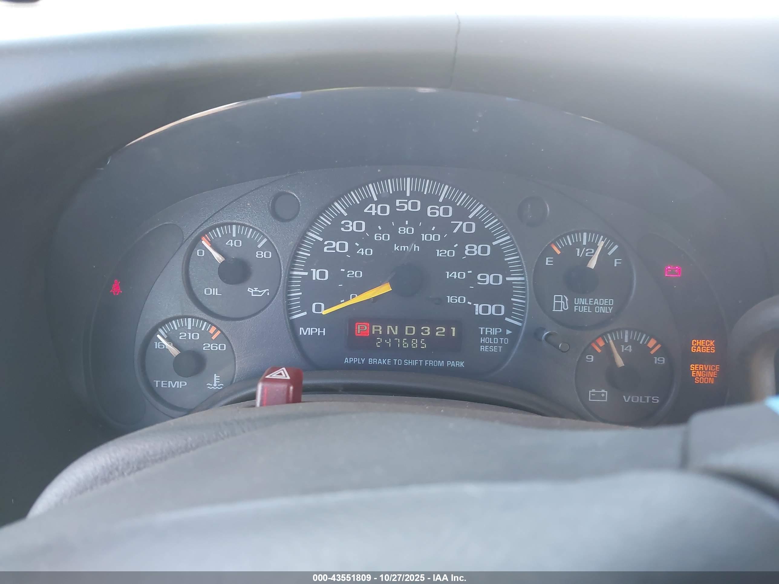 CHEVROLET EXPRESS image 7