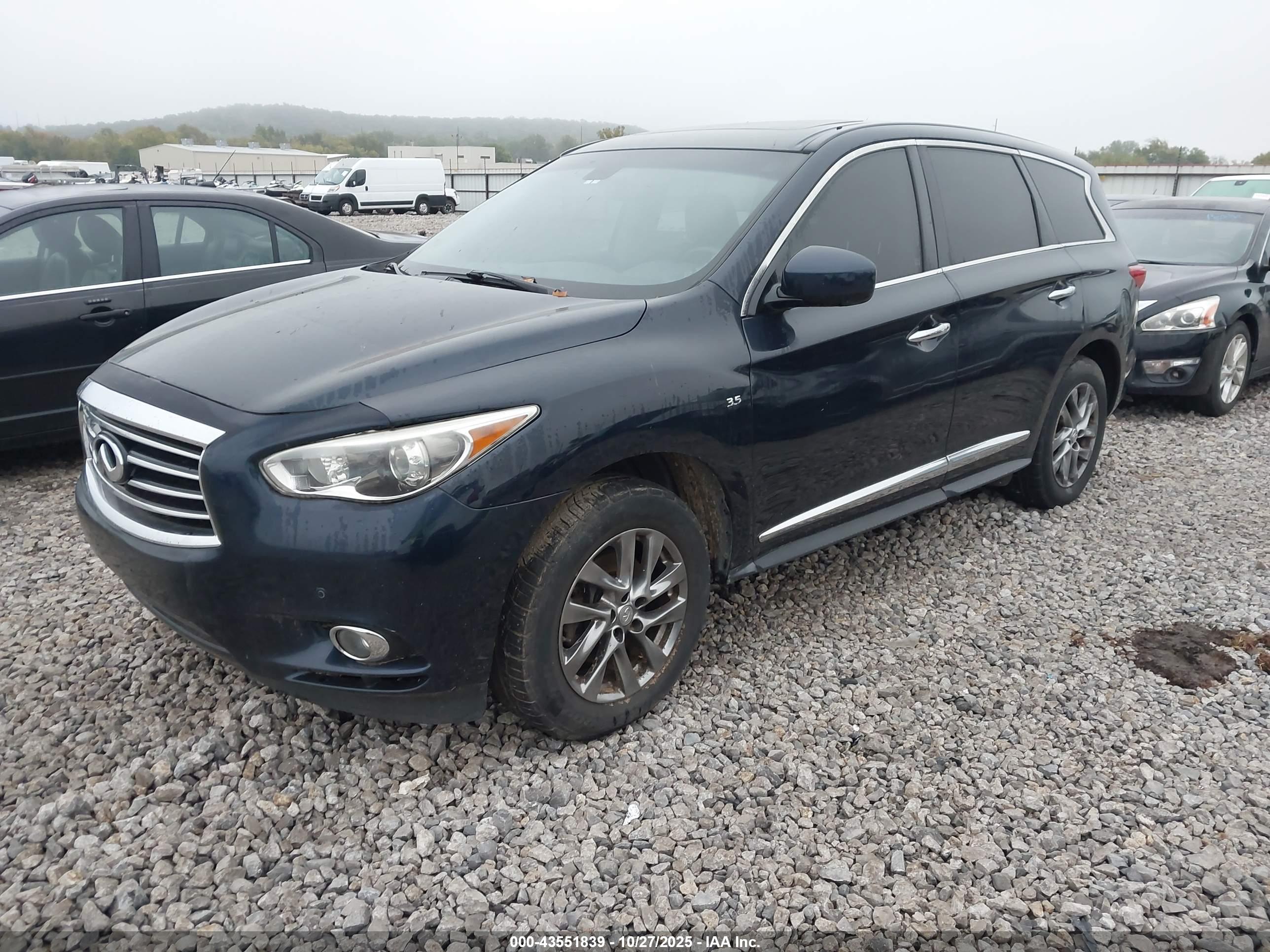 INFINITI QX60 image 2