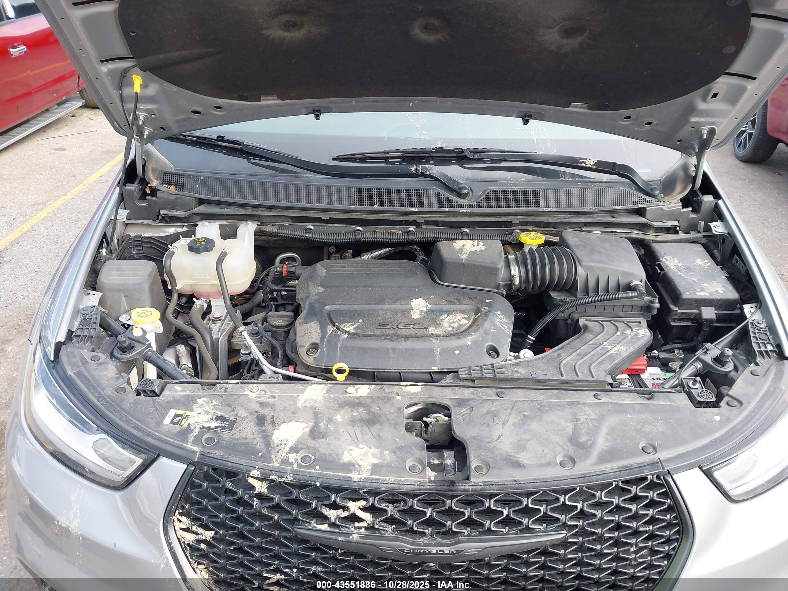 CHRYSLER PACIFICA image 10