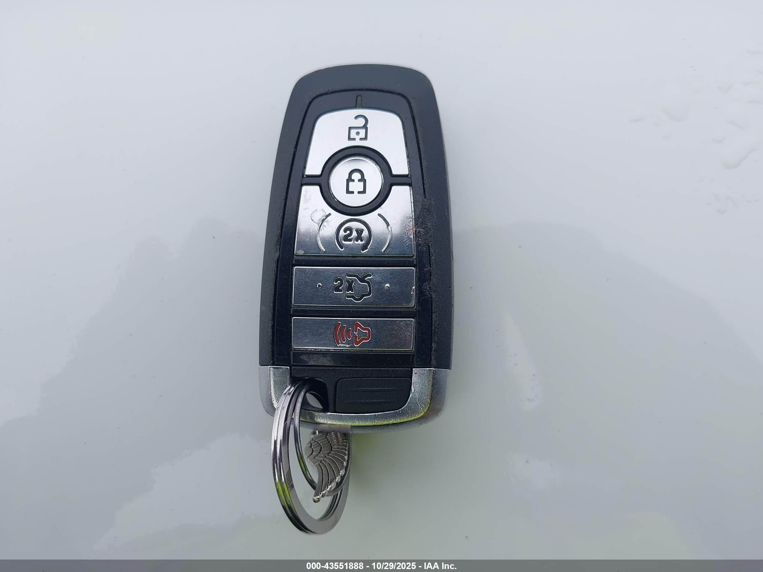 FORD EXPLORER image 11