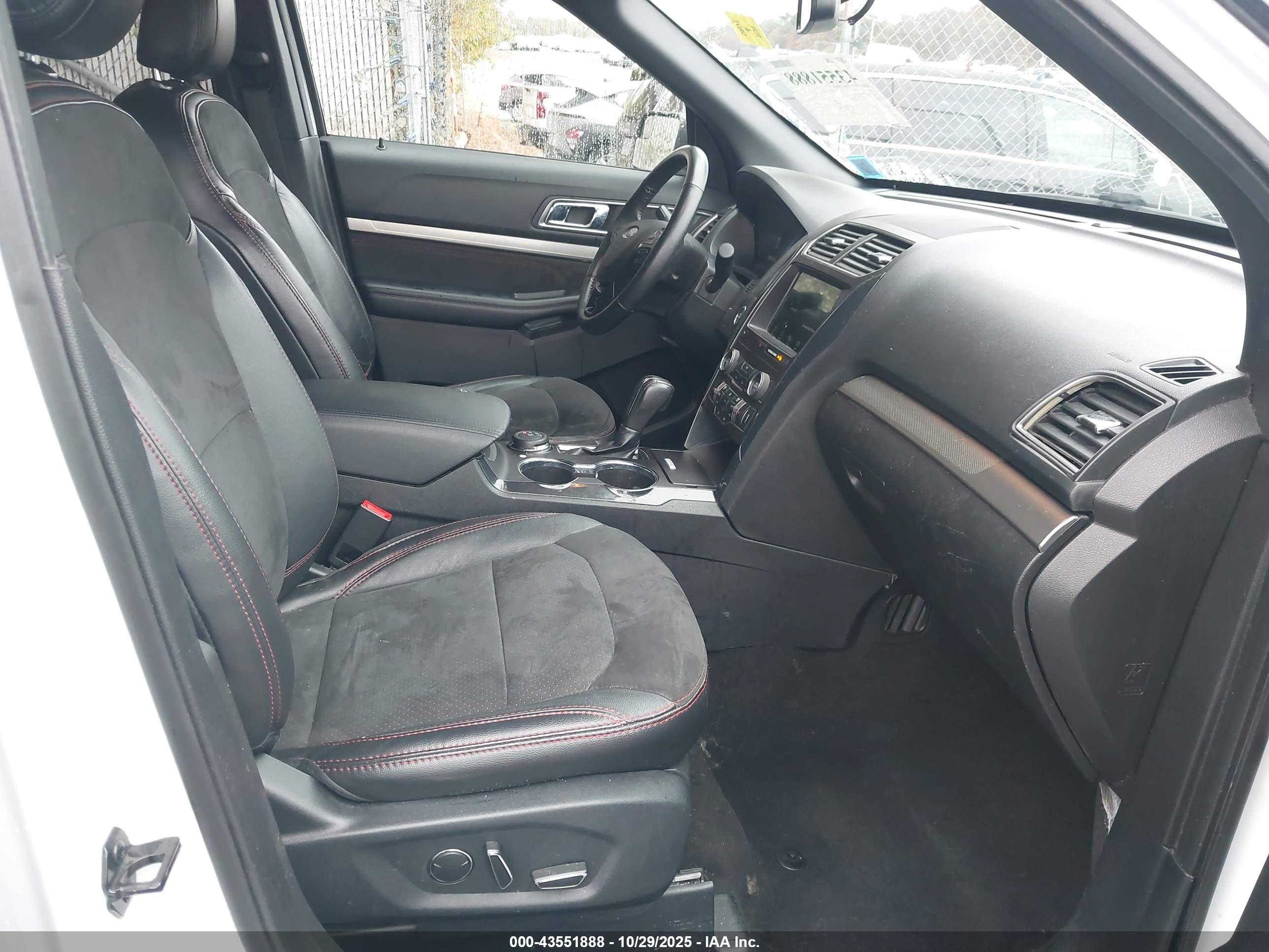 FORD EXPLORER image 5