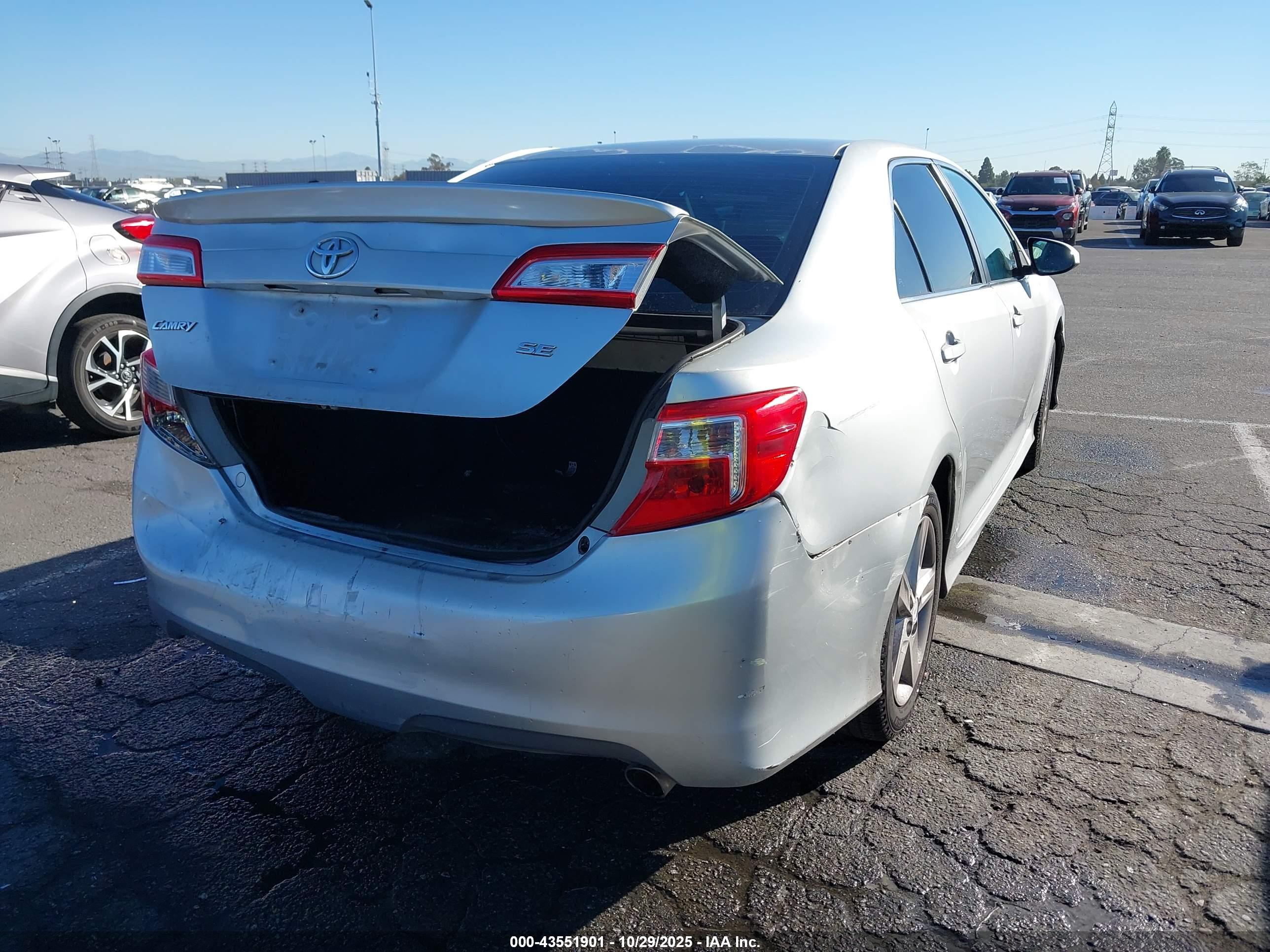 TOYOTA CAMRY image 4