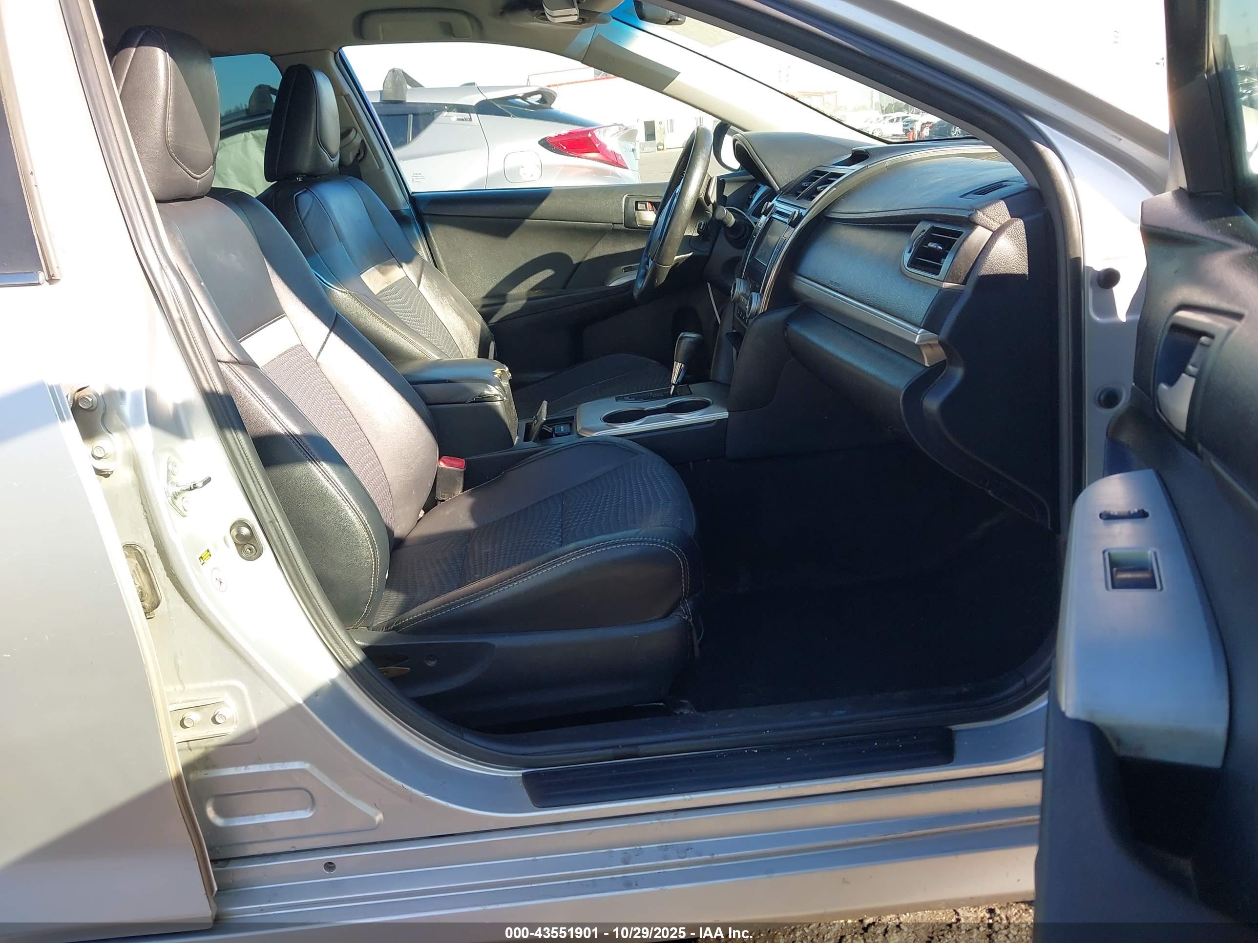 TOYOTA CAMRY image 5