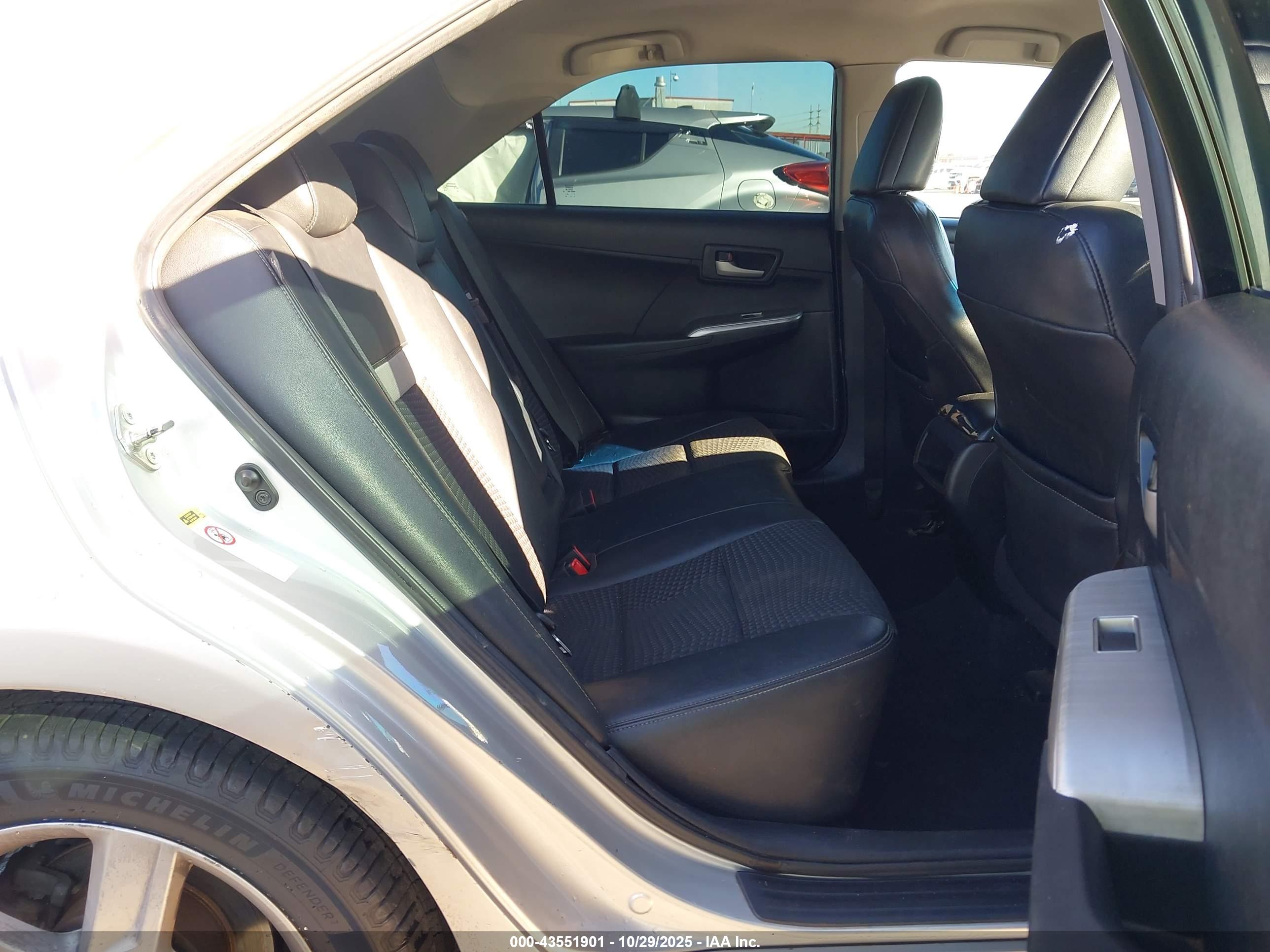 TOYOTA CAMRY image 8