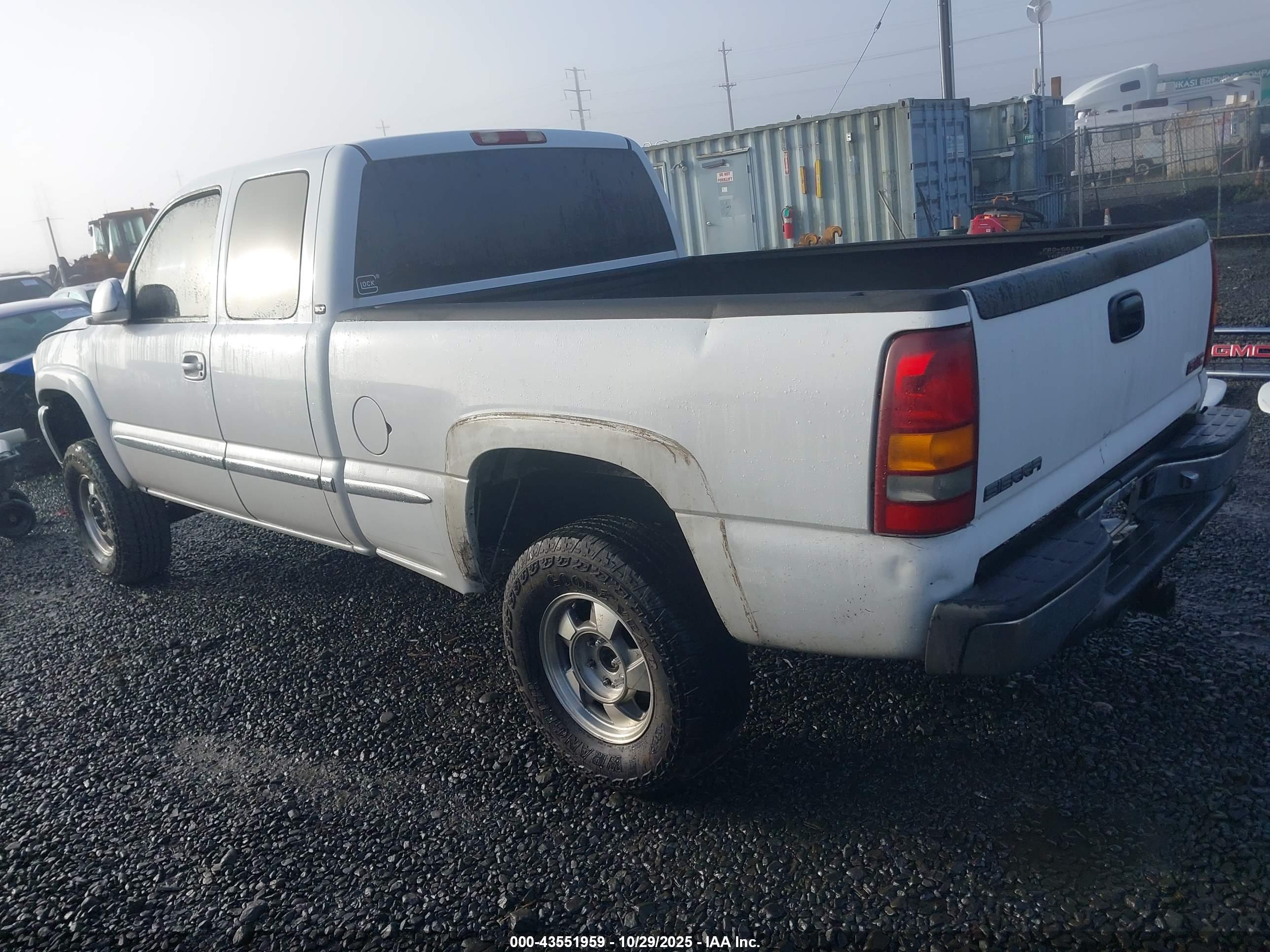 GMC SIERRA image 3