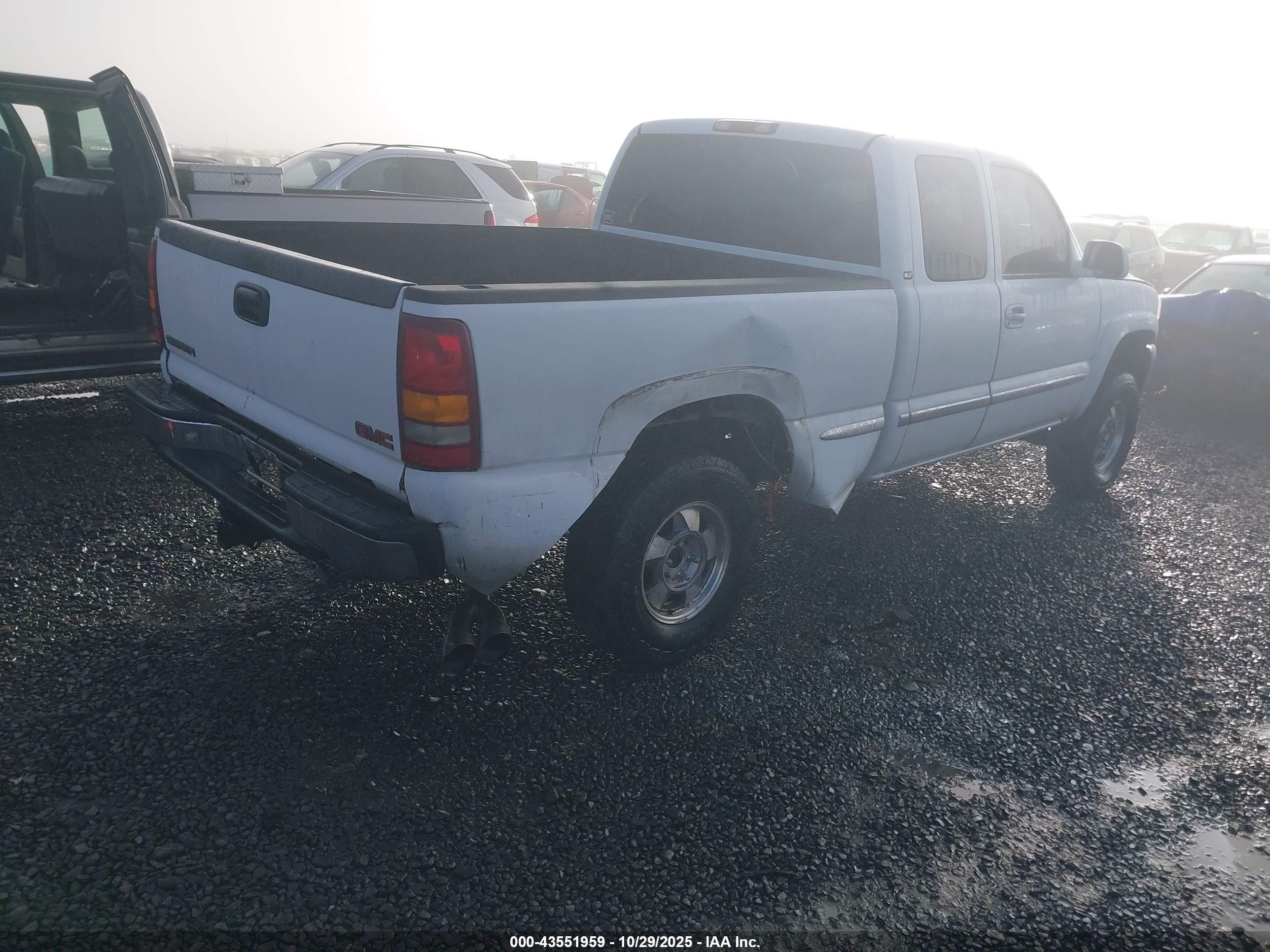 GMC SIERRA image 4