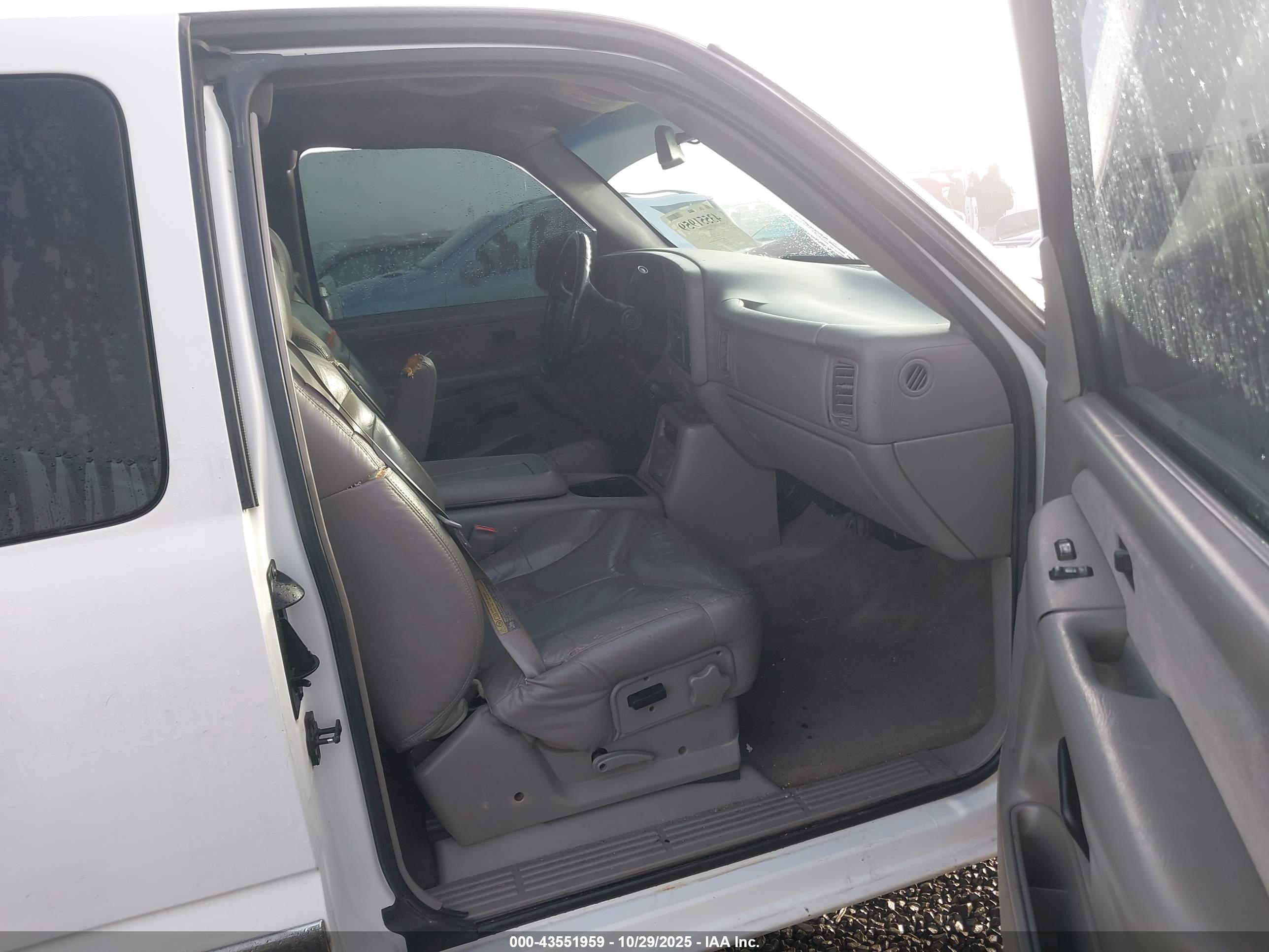GMC SIERRA image 5