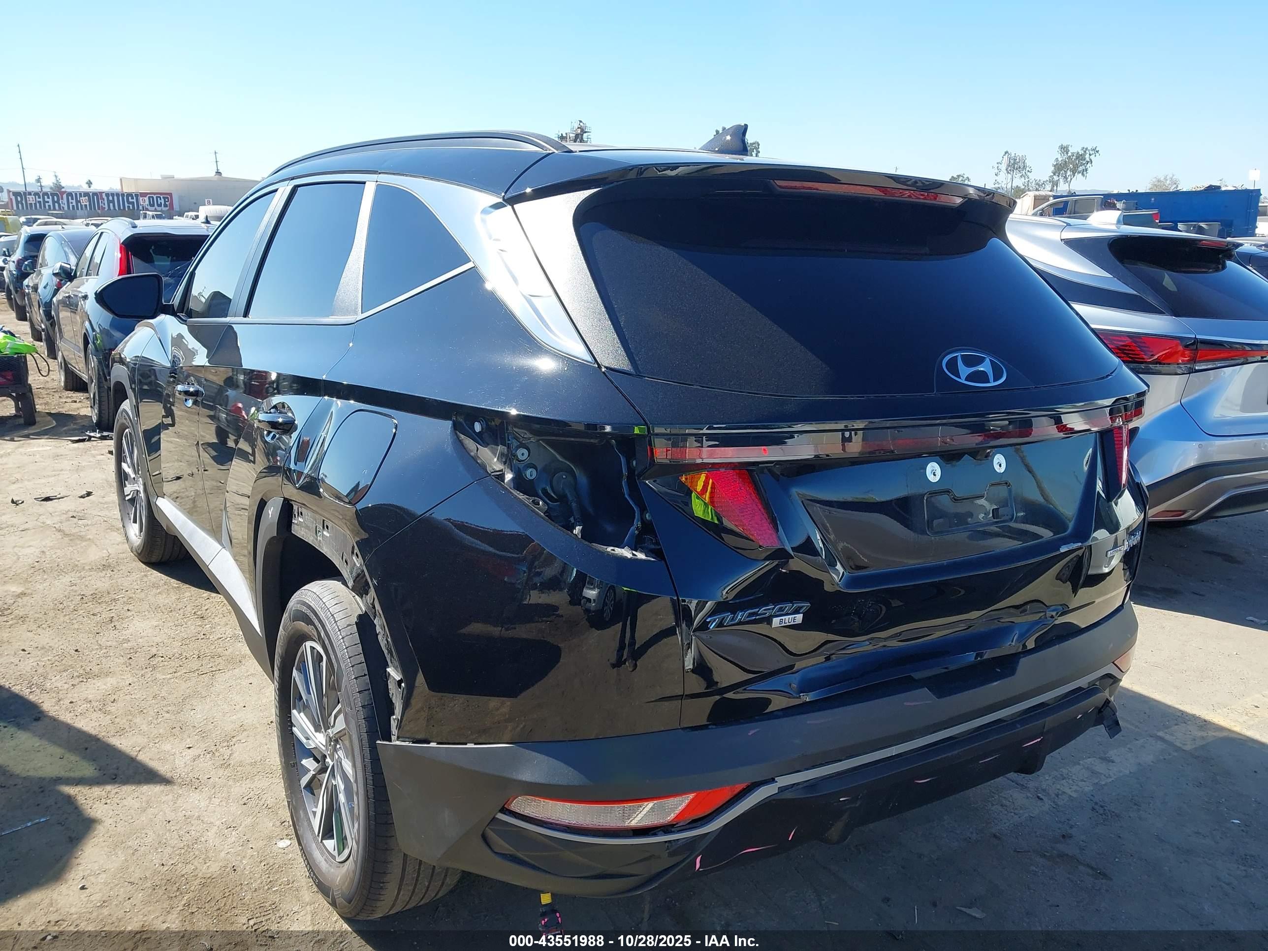HYUNDAI TUCSON image 3