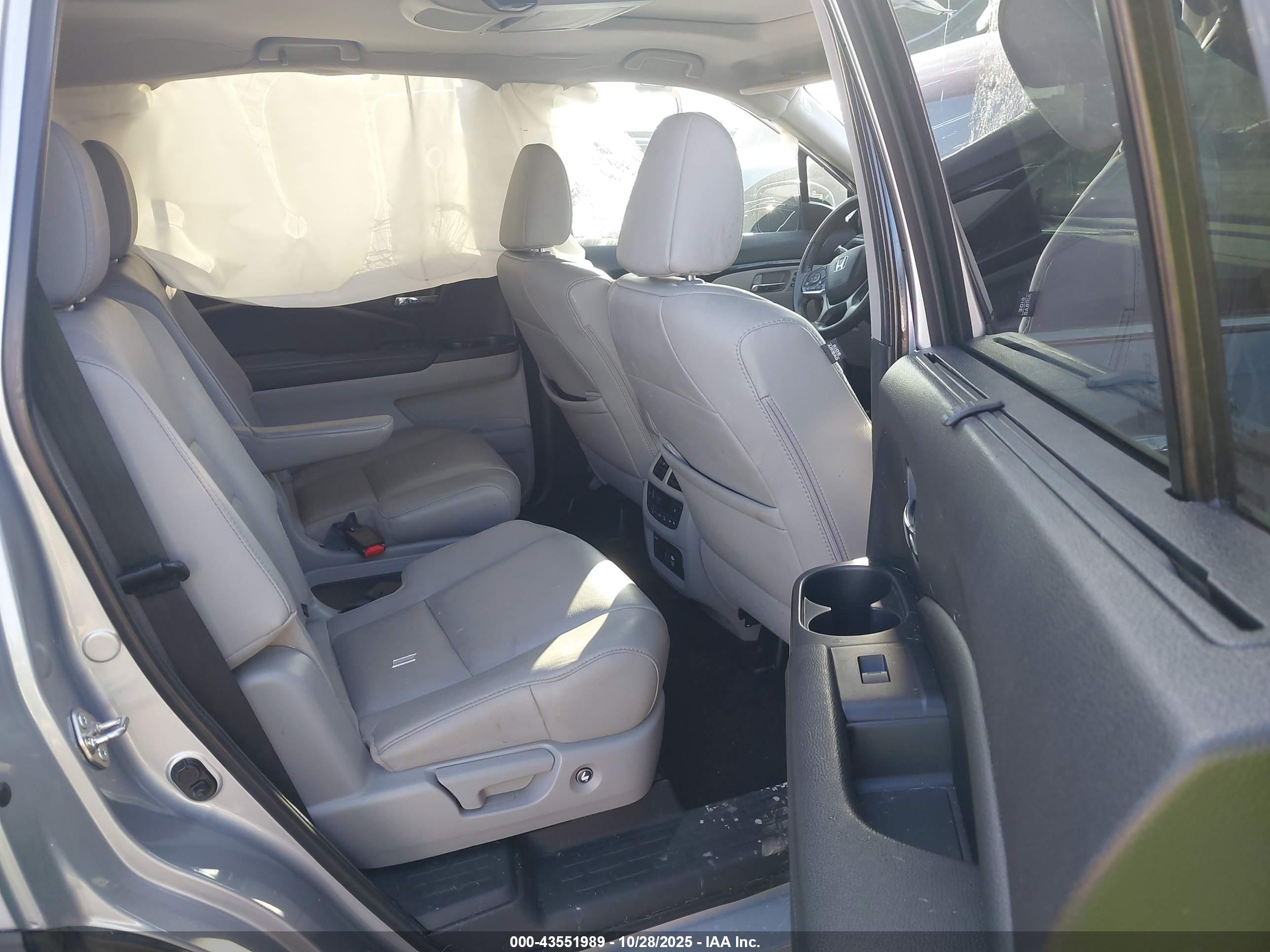 HONDA PILOT image 8
