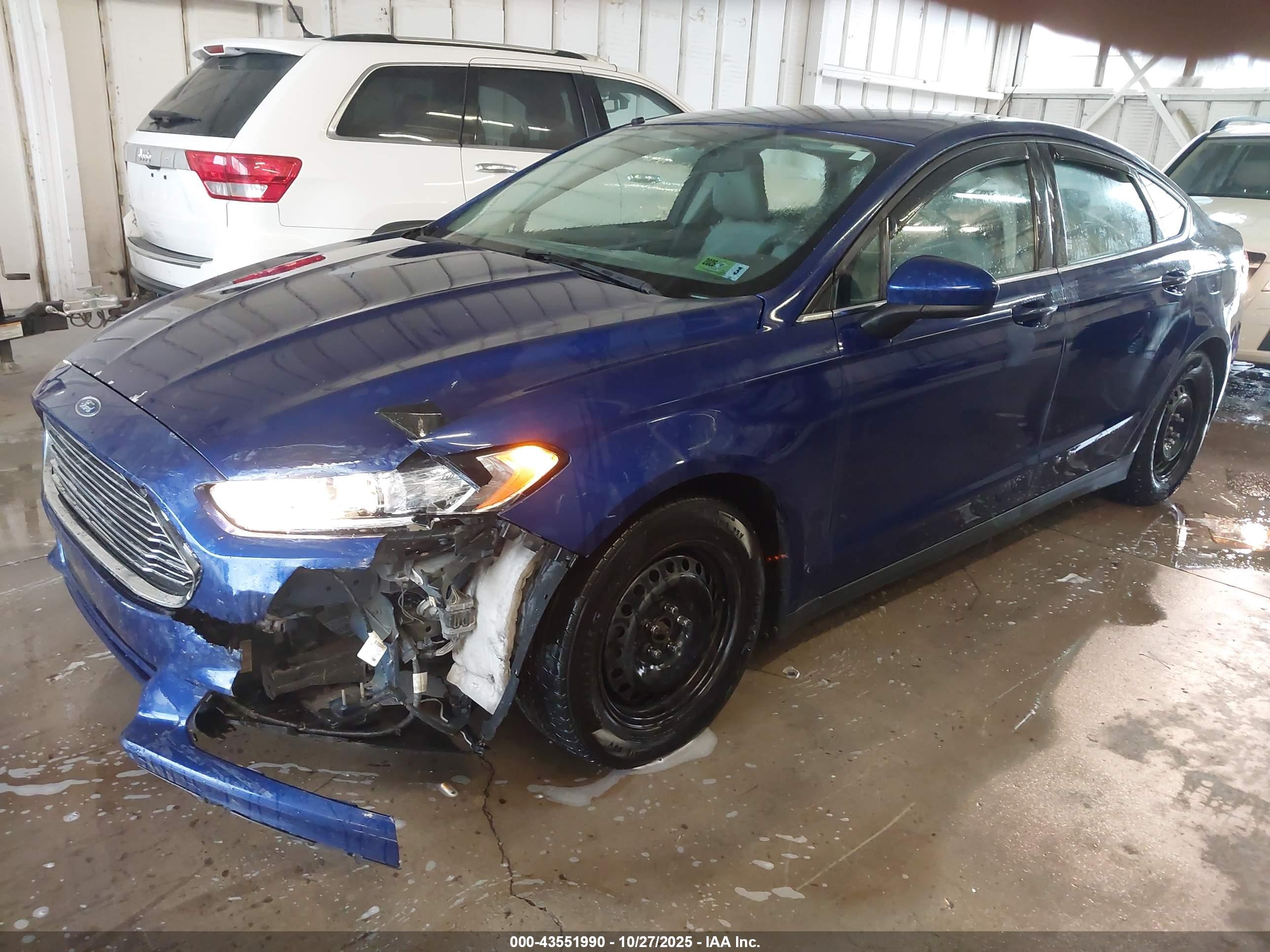 FORD FUSION image 2