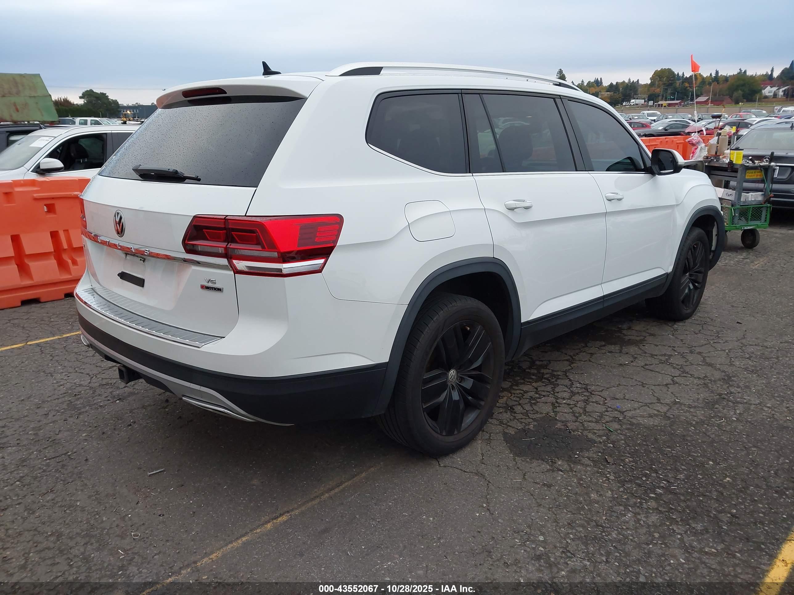 VOLKSWAGEN ATLAS image 4