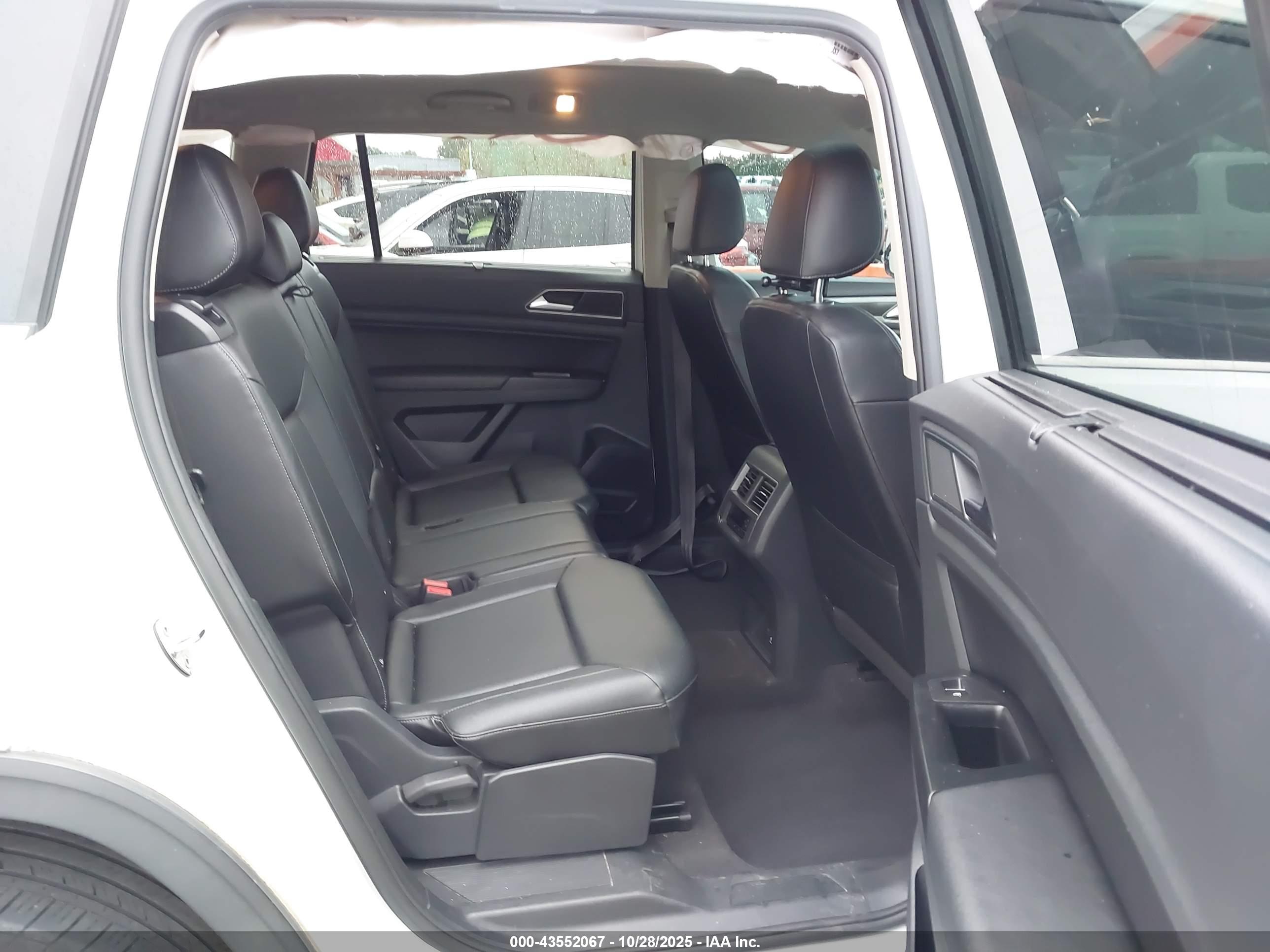 VOLKSWAGEN ATLAS image 8