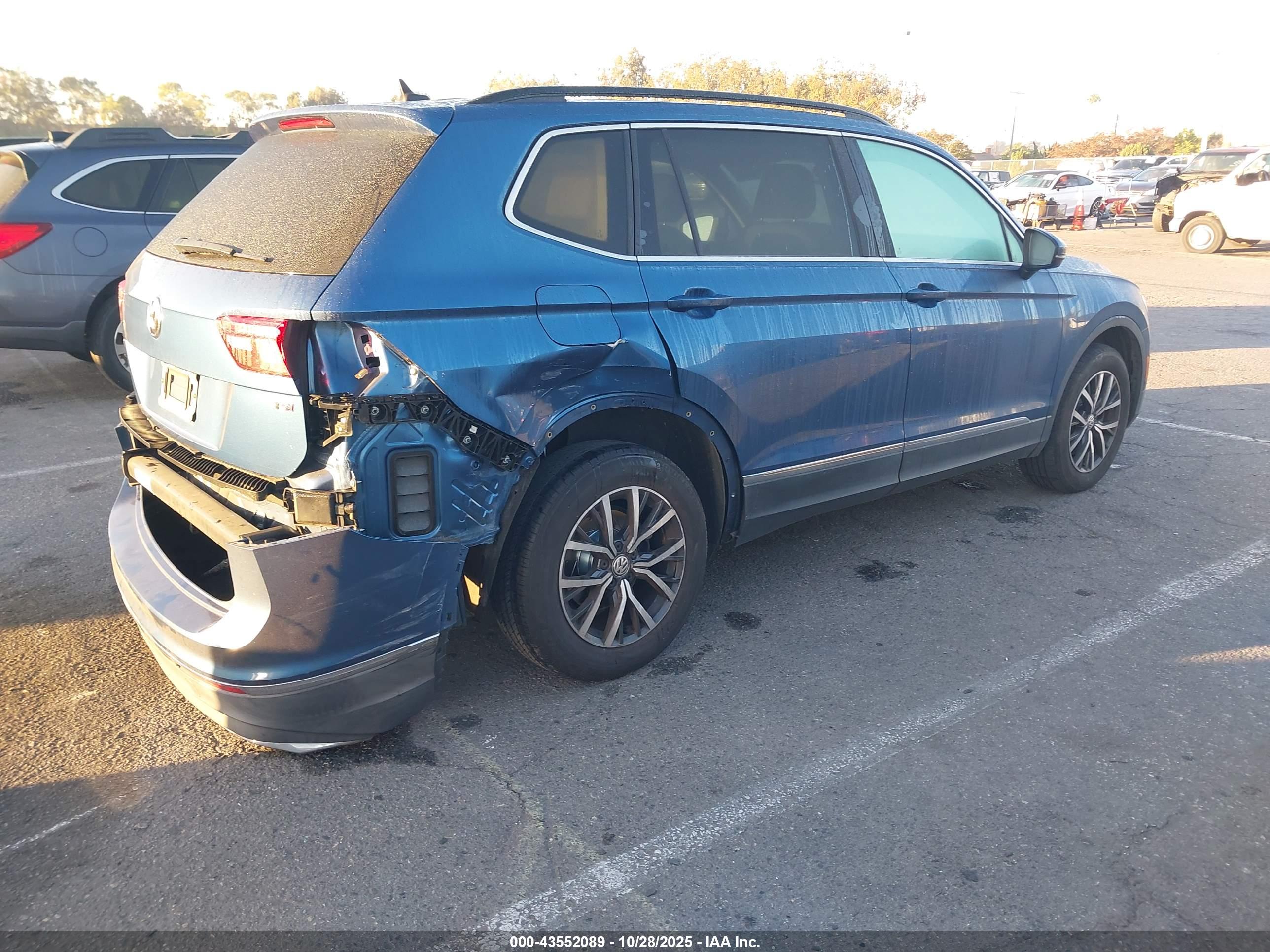 VOLKSWAGEN TIGUAN image 4