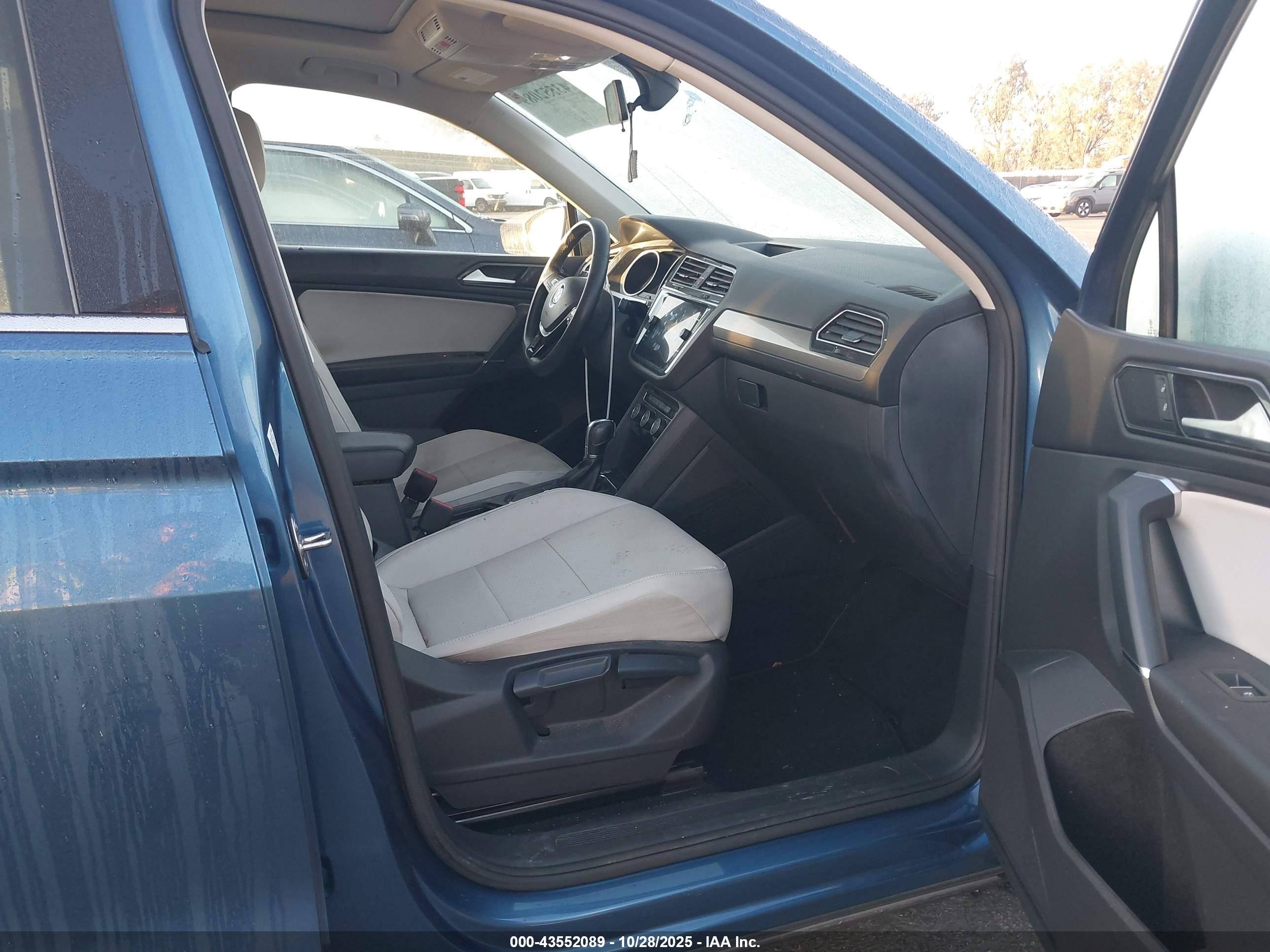 VOLKSWAGEN TIGUAN image 5