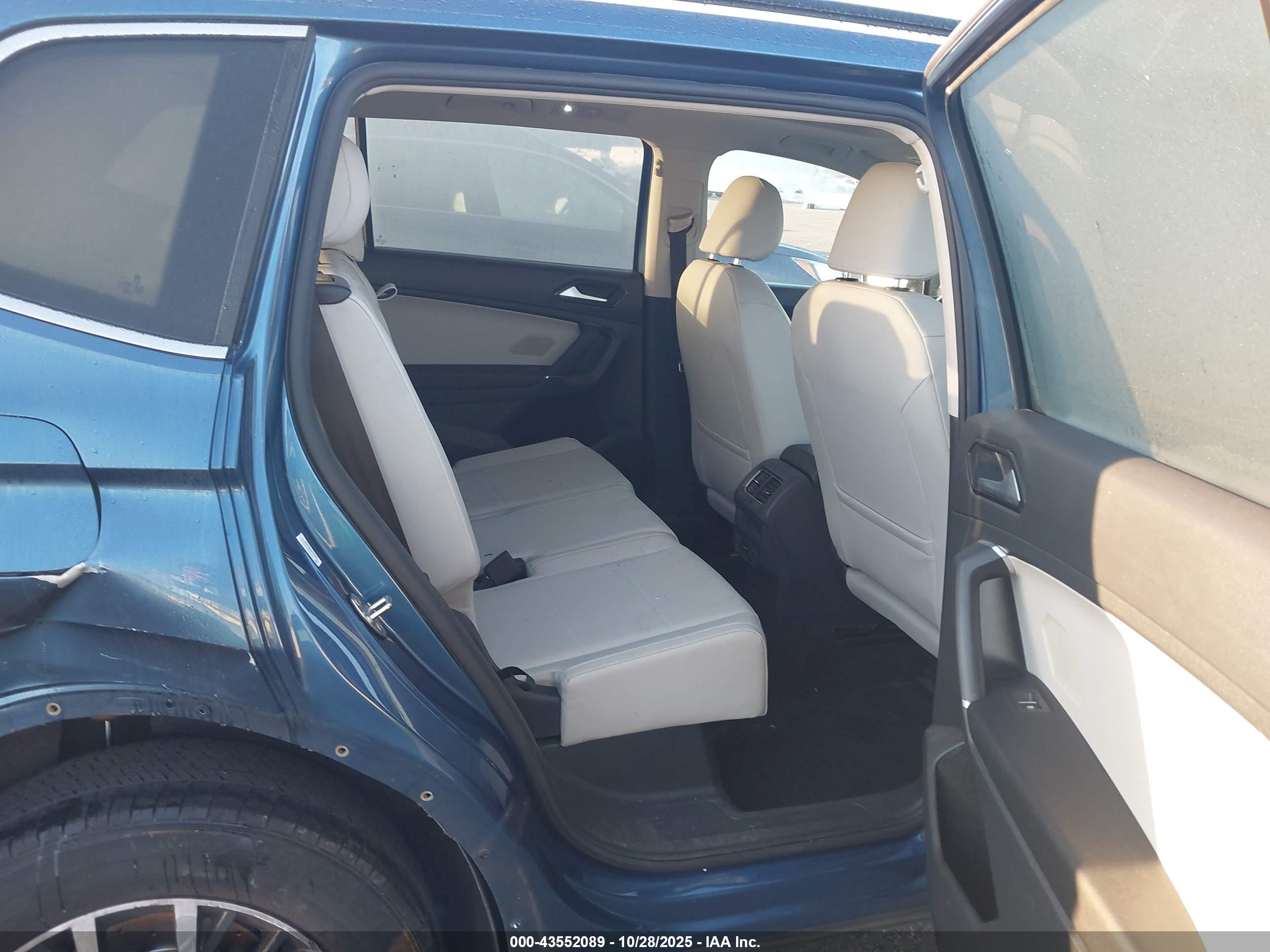 VOLKSWAGEN TIGUAN image 8
