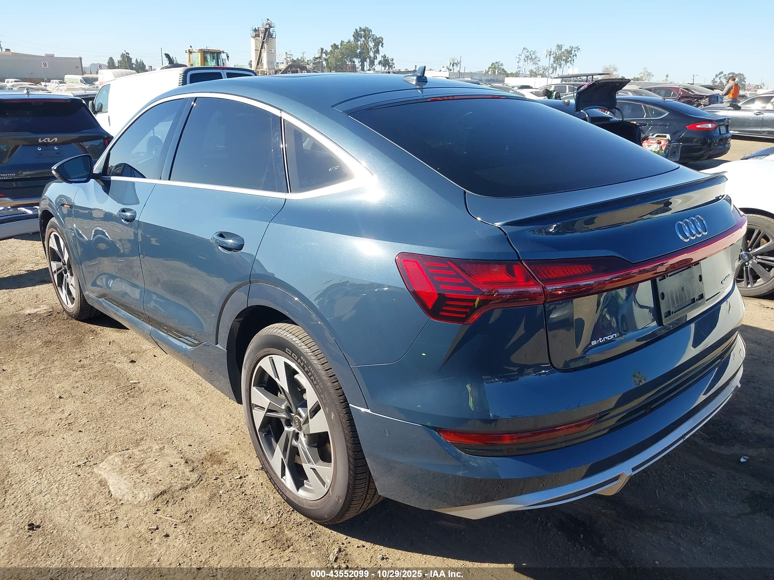 AUDI E-TRON image 3