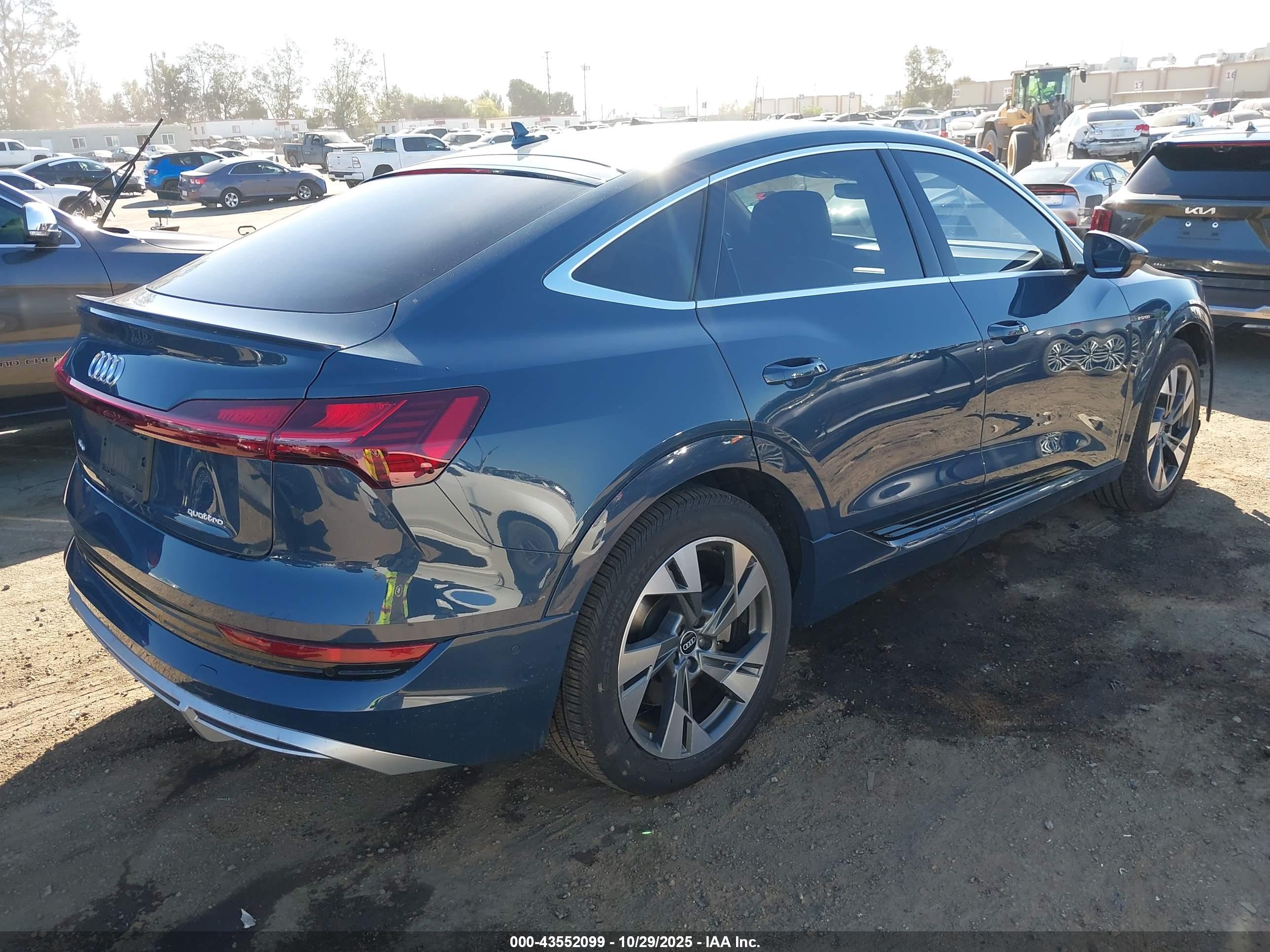 AUDI E-TRON image 4