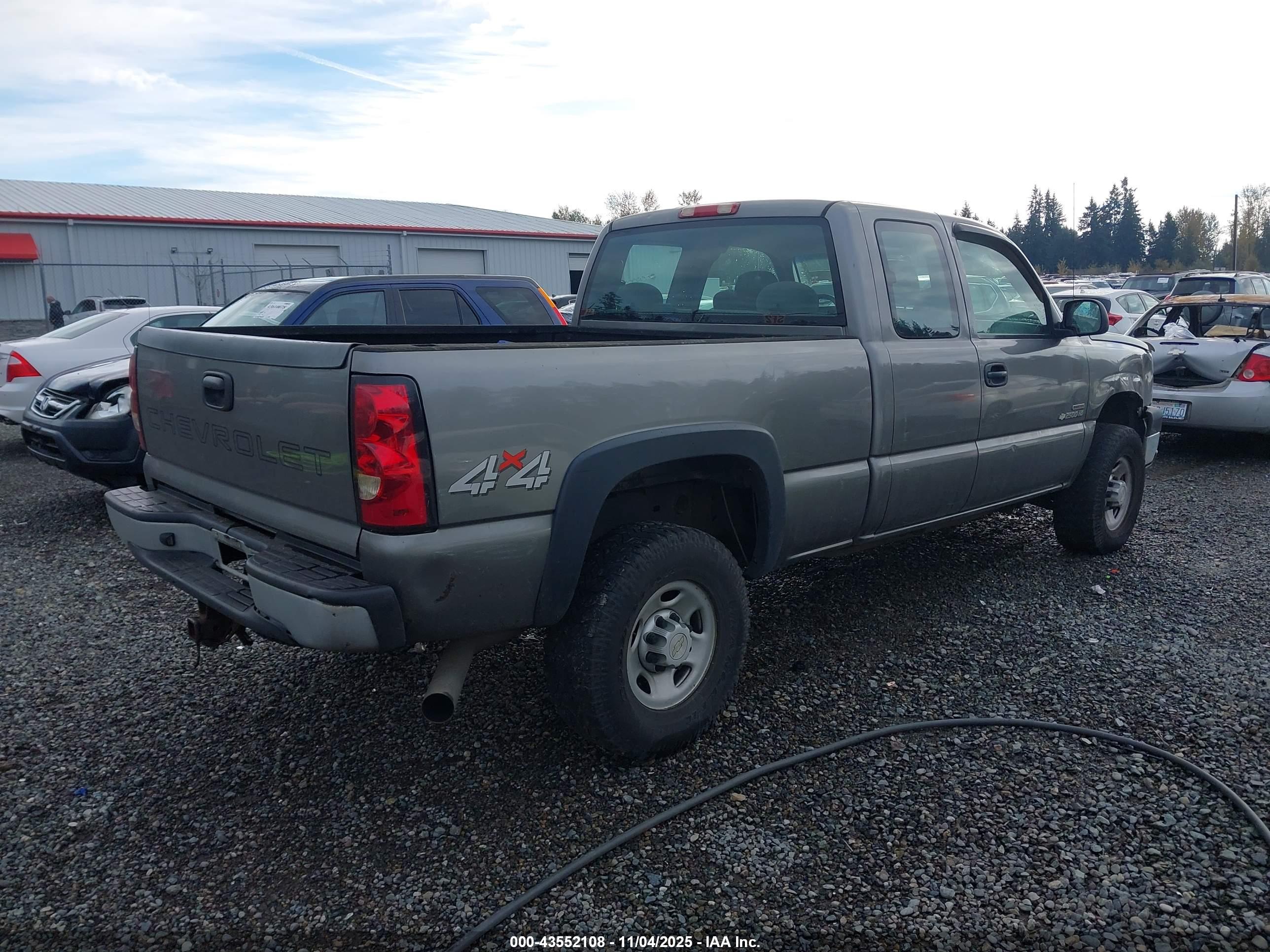 CHEVROLET SILVERADO image 4