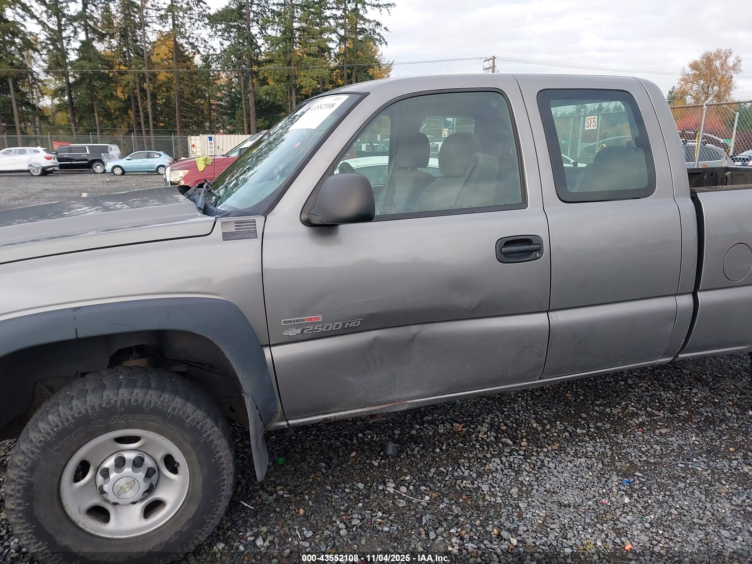 CHEVROLET SILVERADO image 6