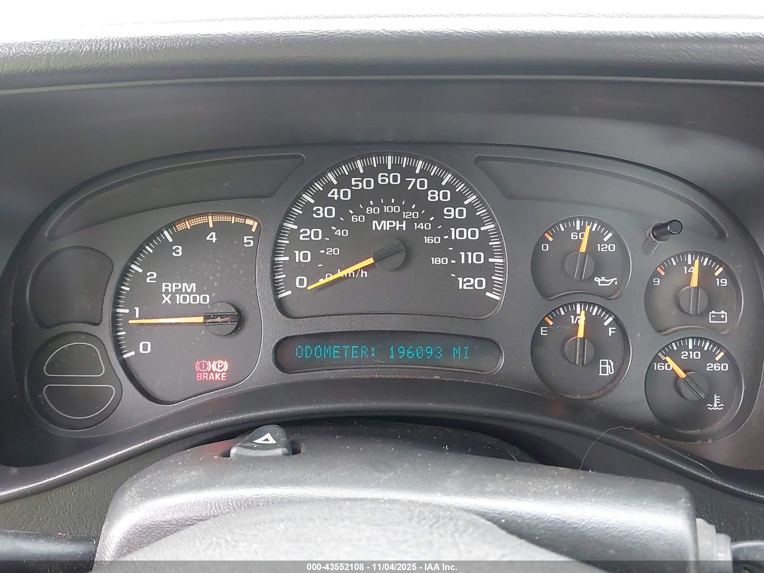 CHEVROLET SILVERADO image 7