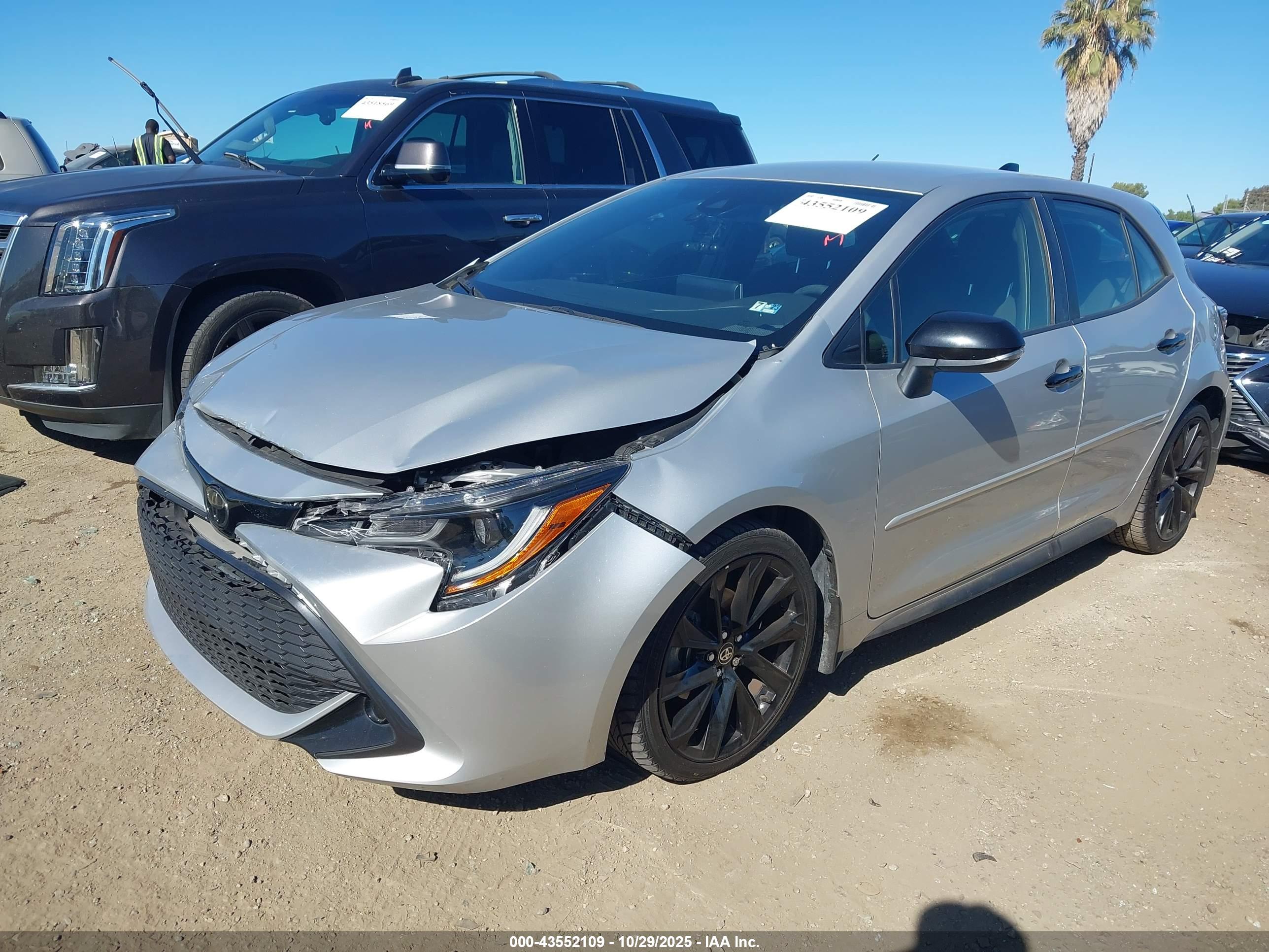 TOYOTA COROLLA image 2