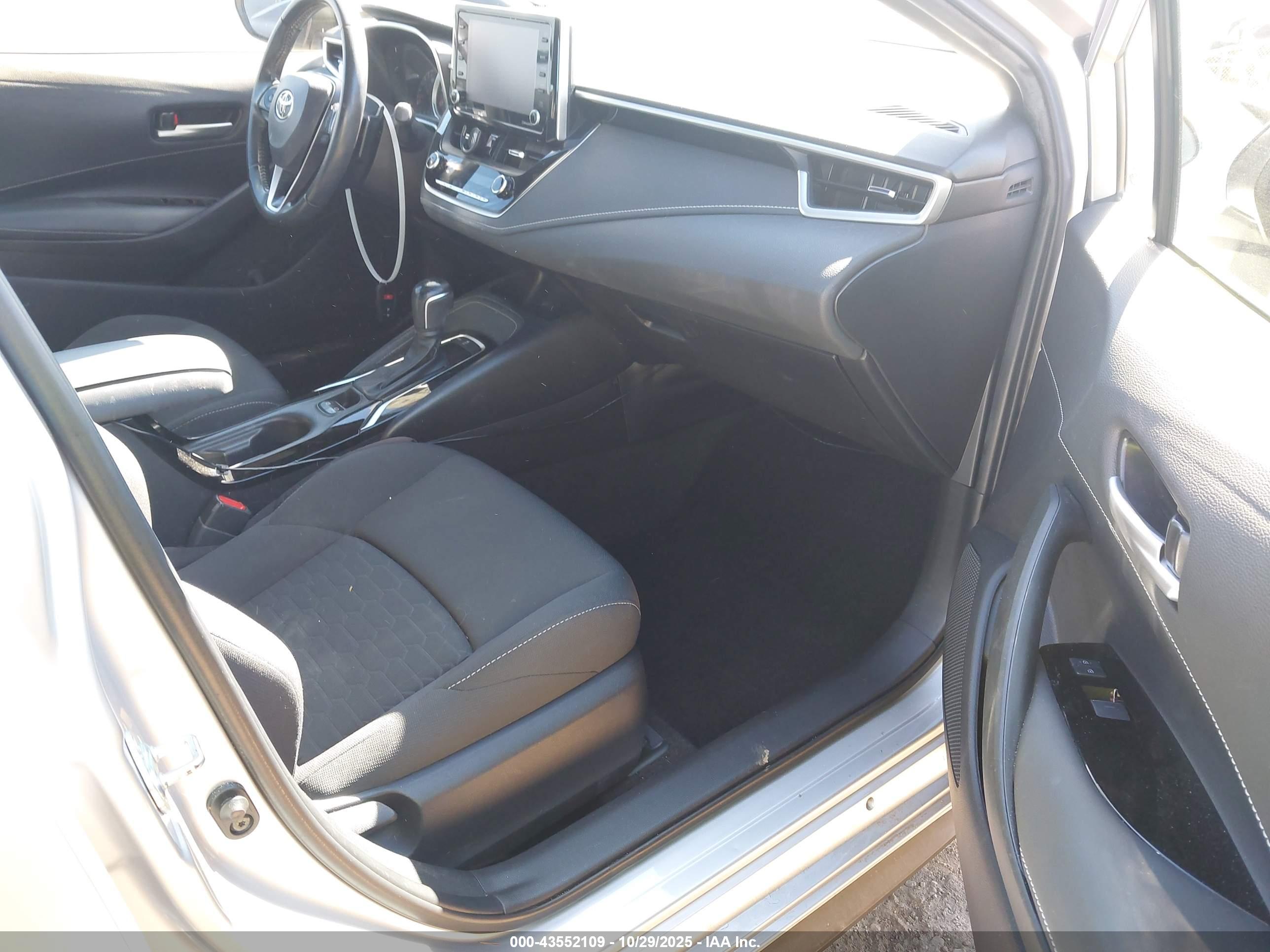 TOYOTA COROLLA image 5