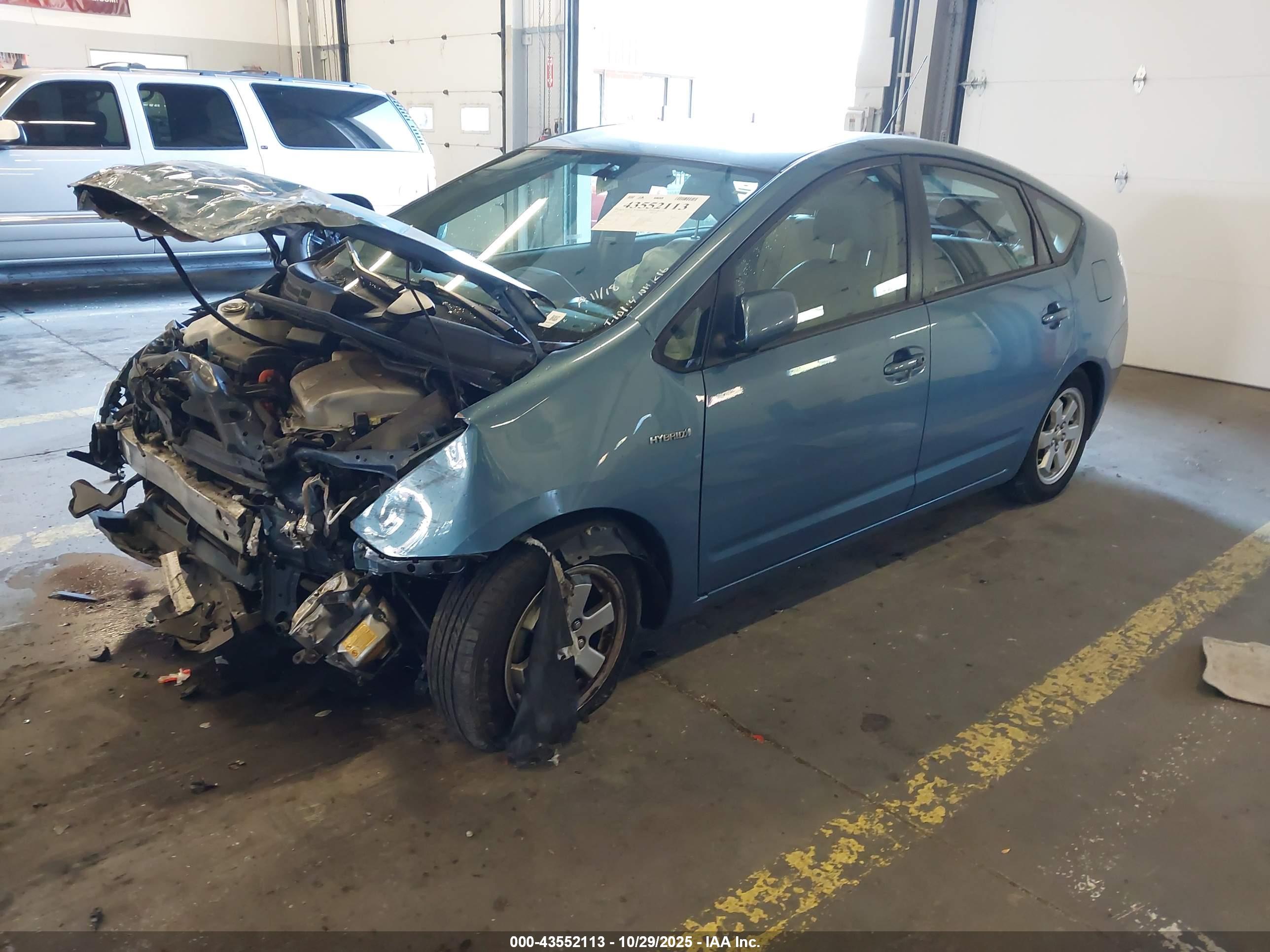 TOYOTA PRIUS image 2