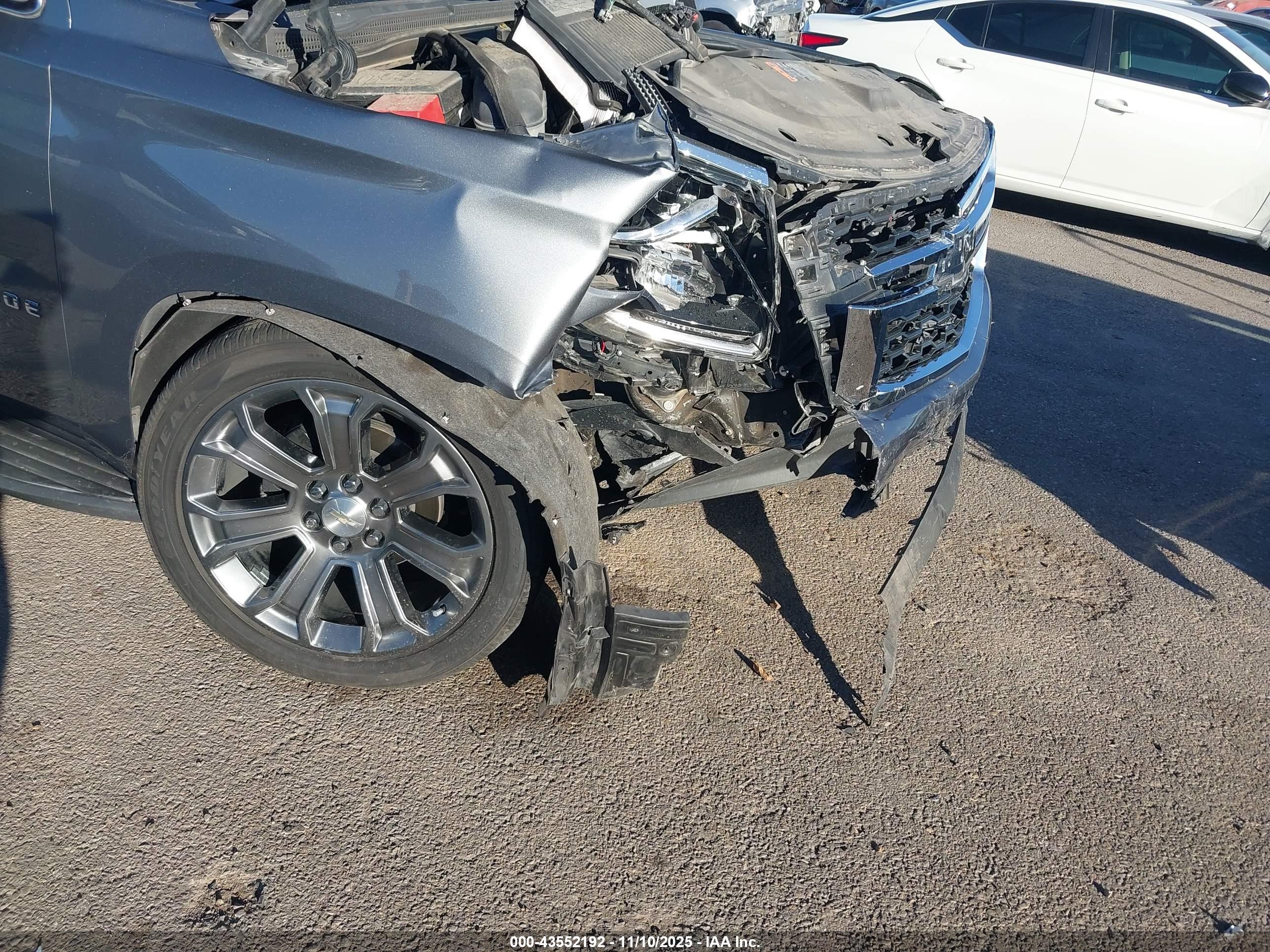 CHEVROLET TAHOE image 6
