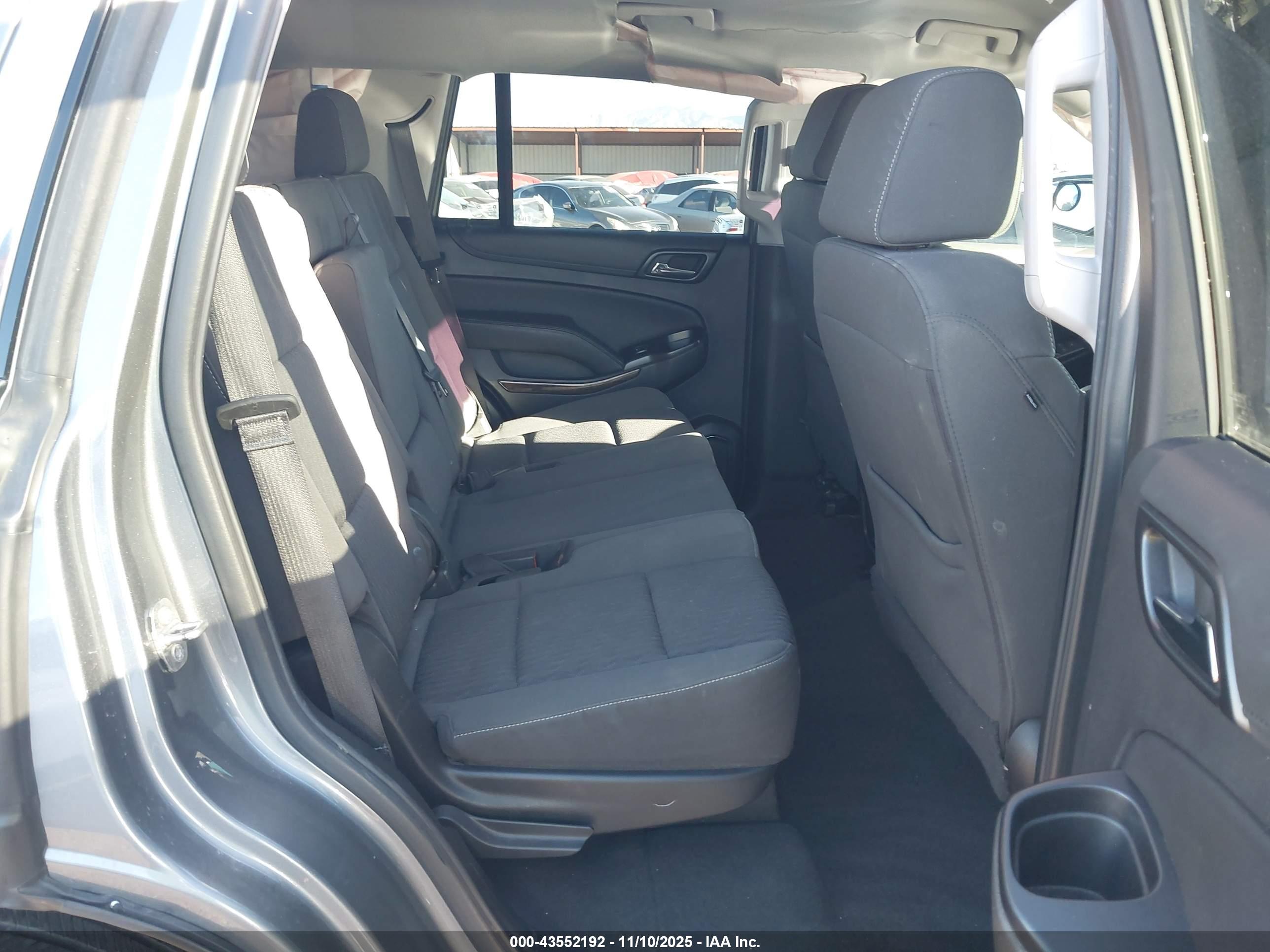 CHEVROLET TAHOE image 8