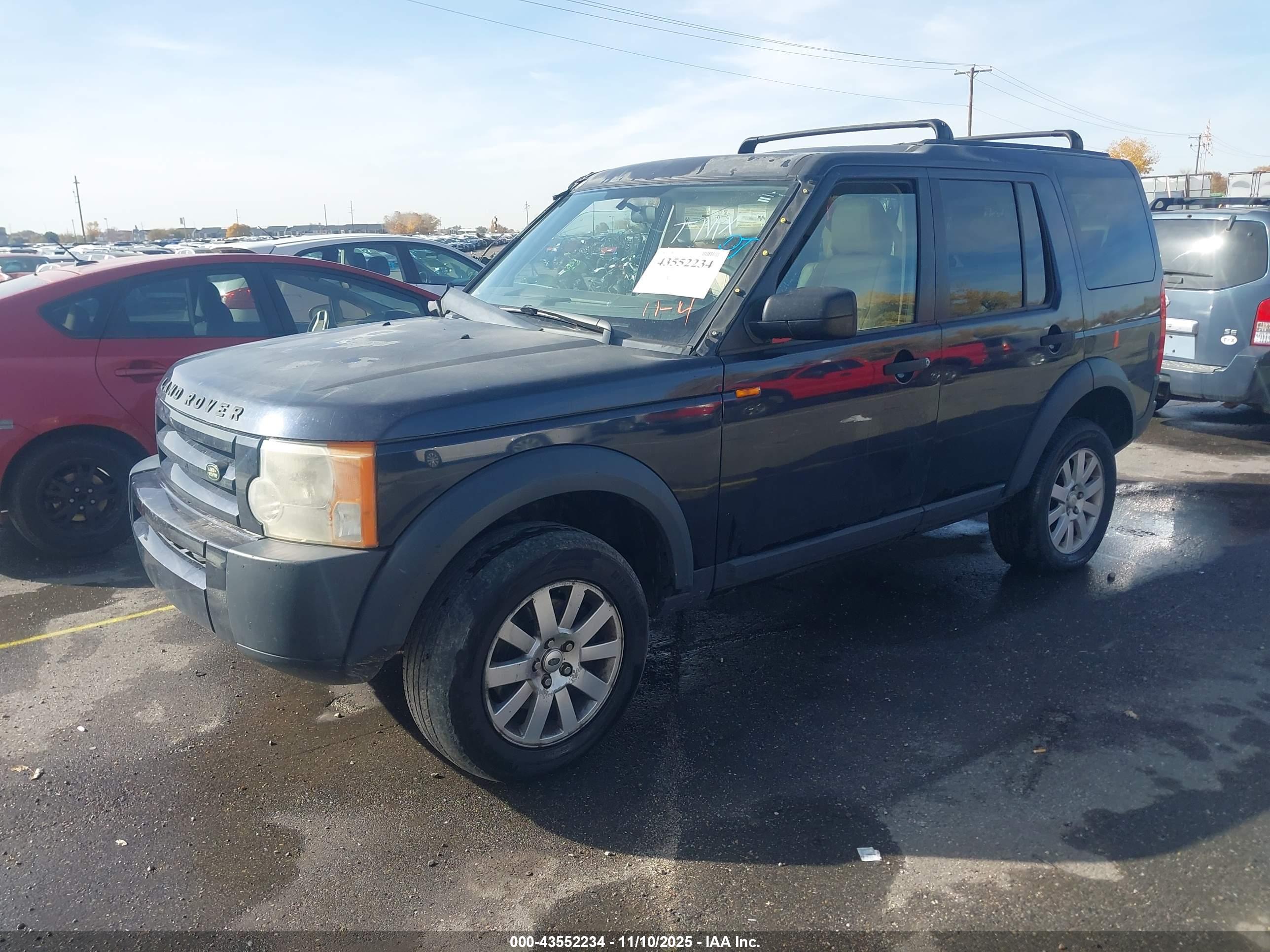 LAND ROVER image 2