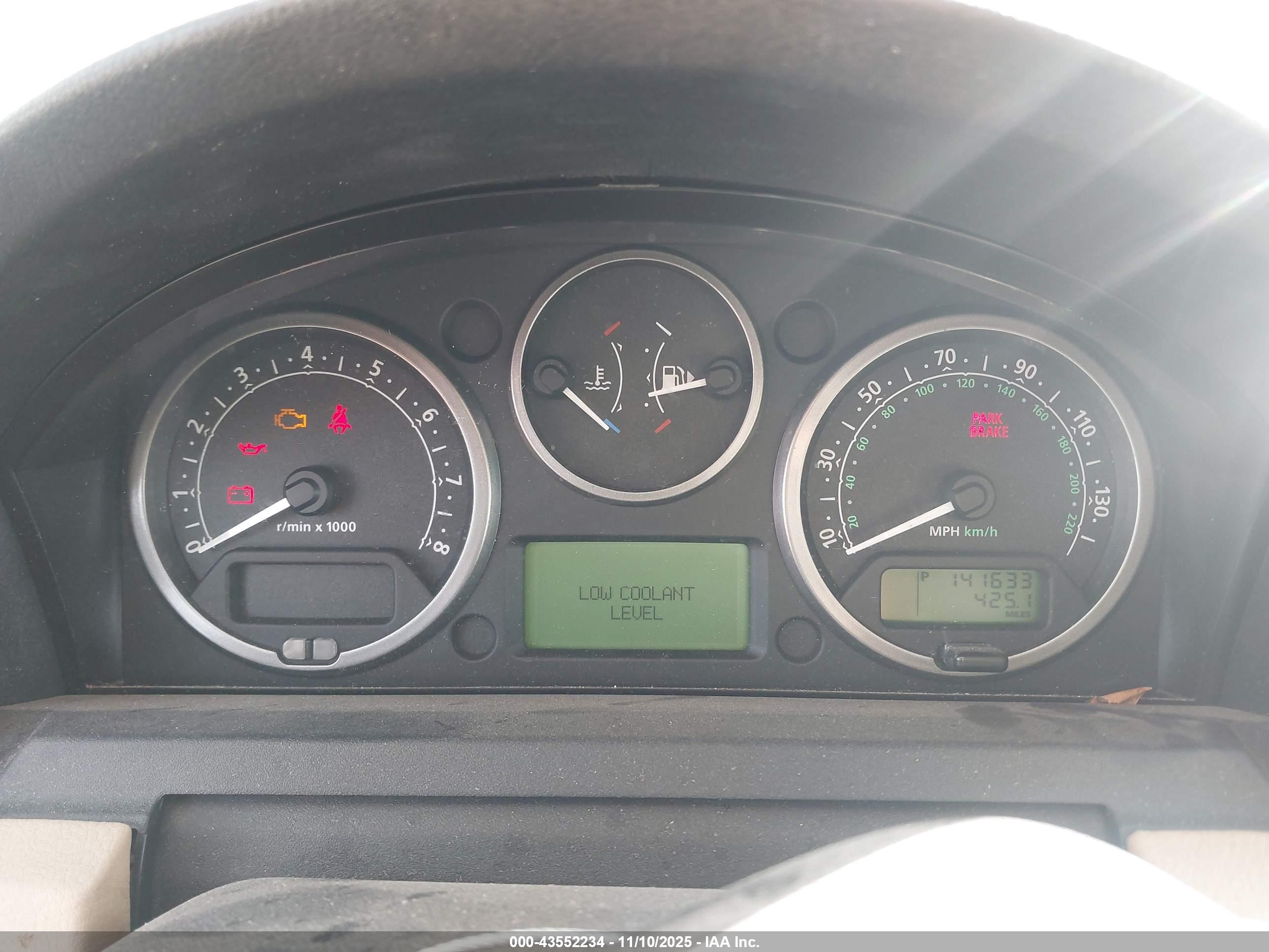 LAND ROVER image 7