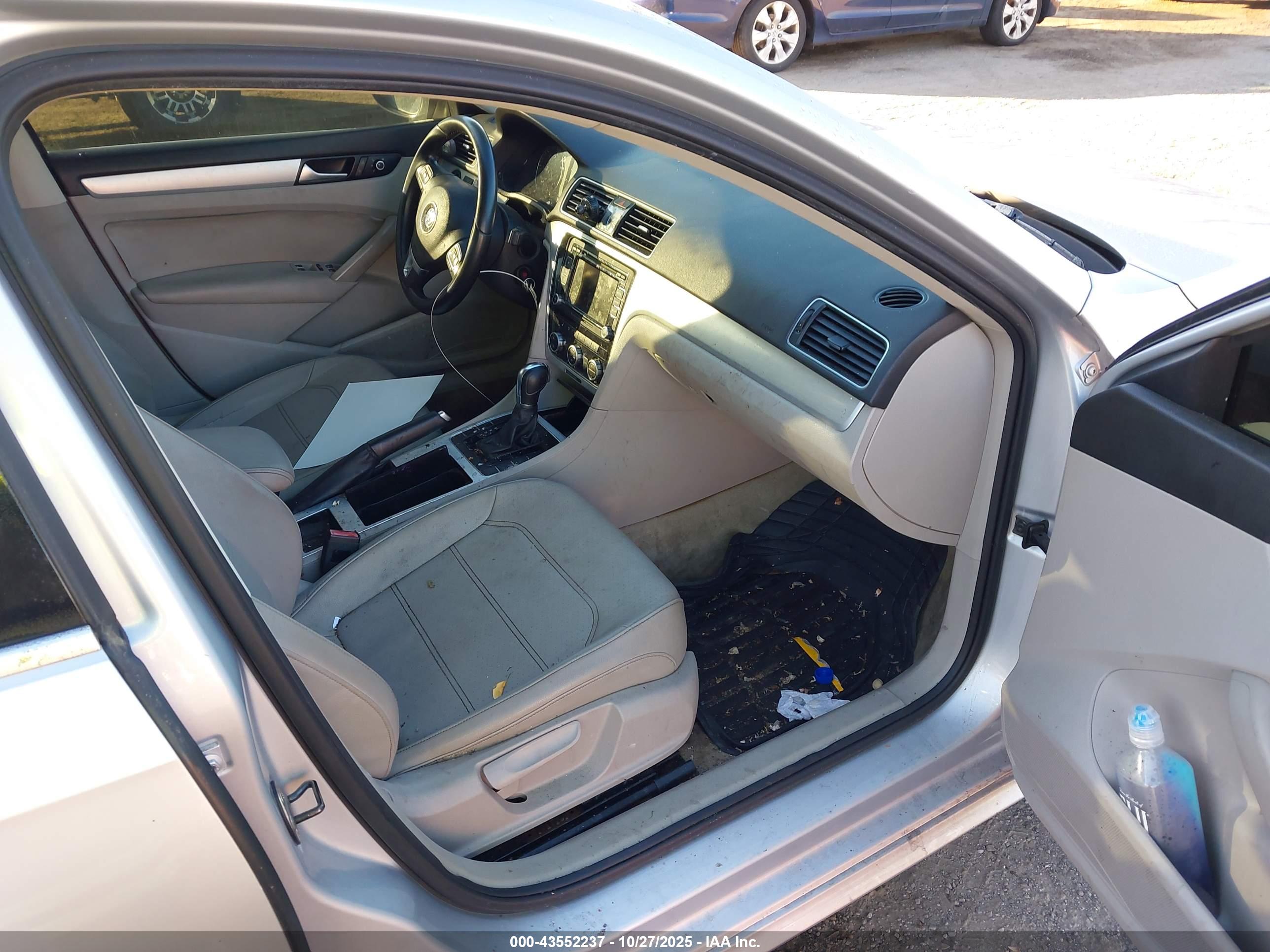 VOLKSWAGEN PASSAT image 5