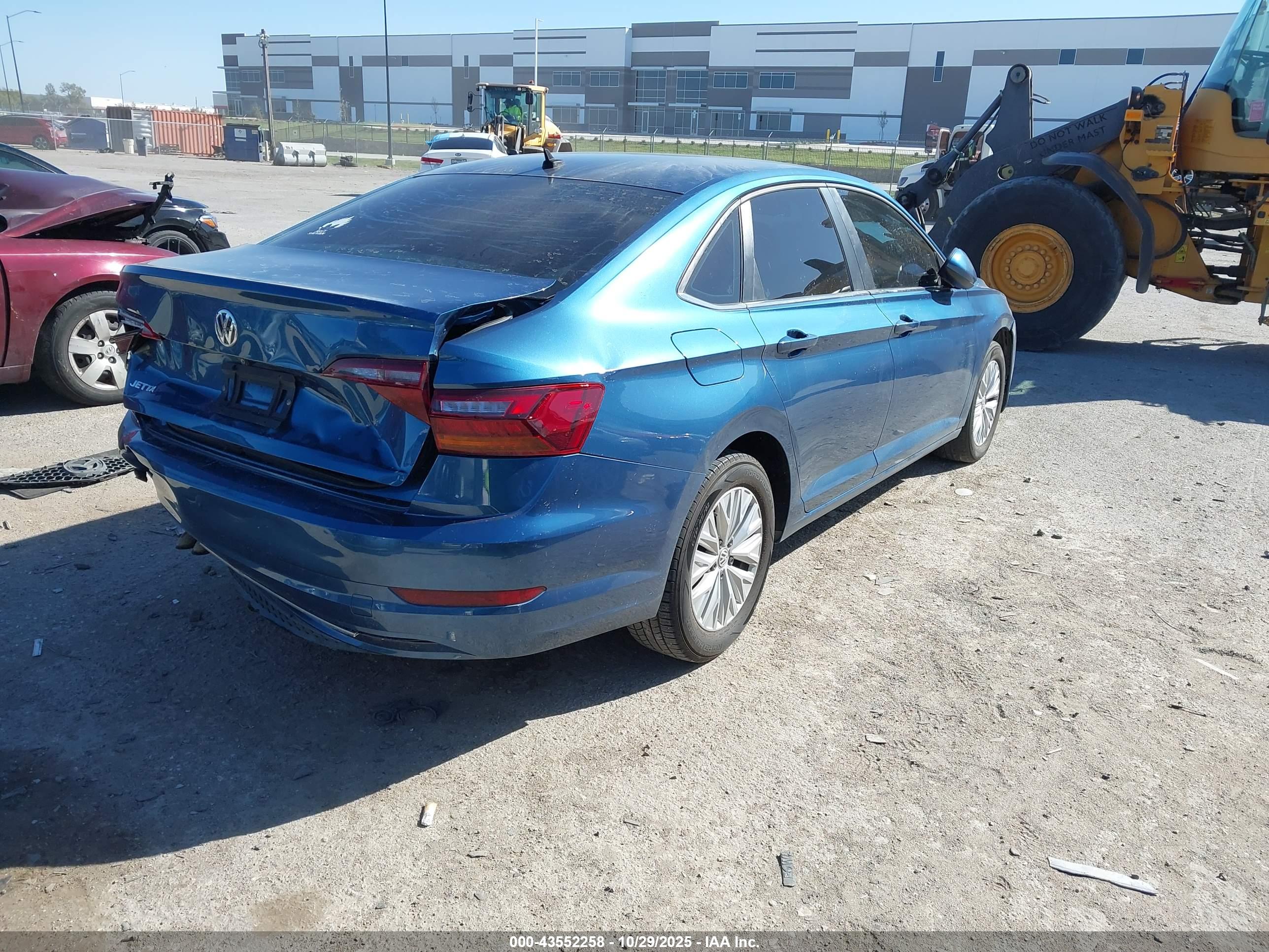 VOLKSWAGEN JETTA image 4