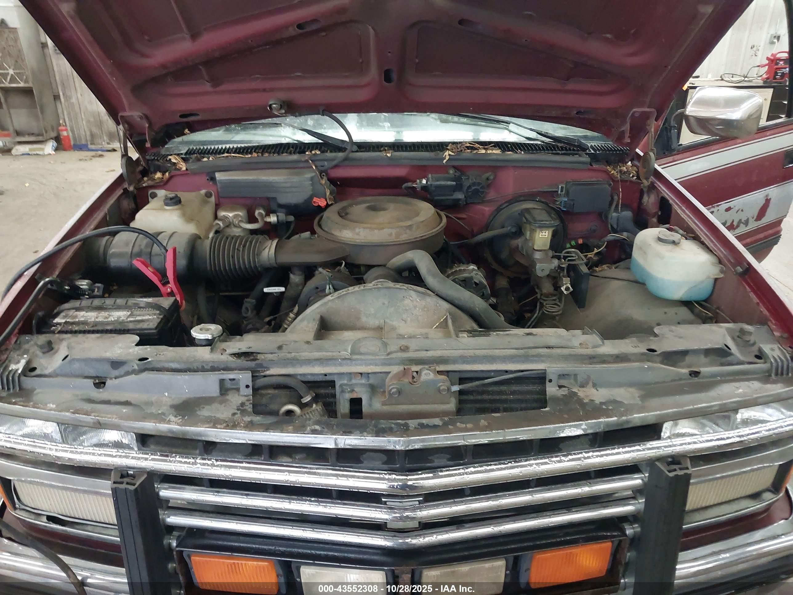 CHEVROLET GMT-400 image 10
